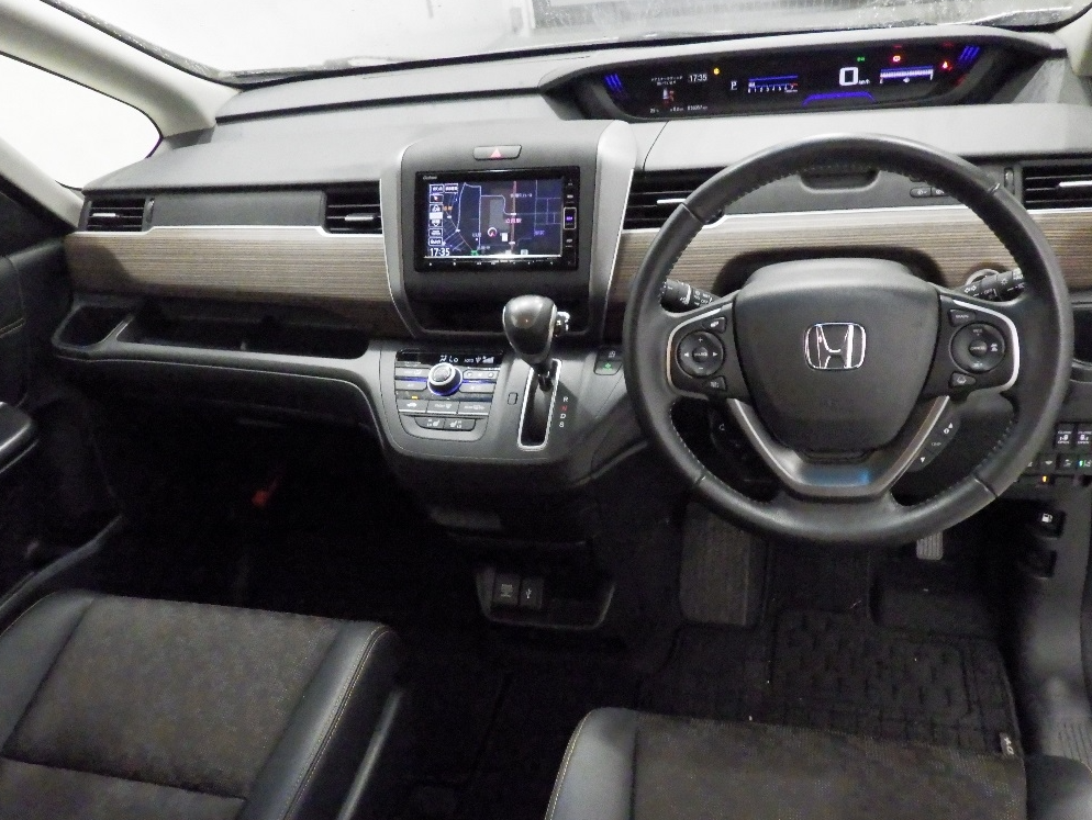 HONDA FREED +