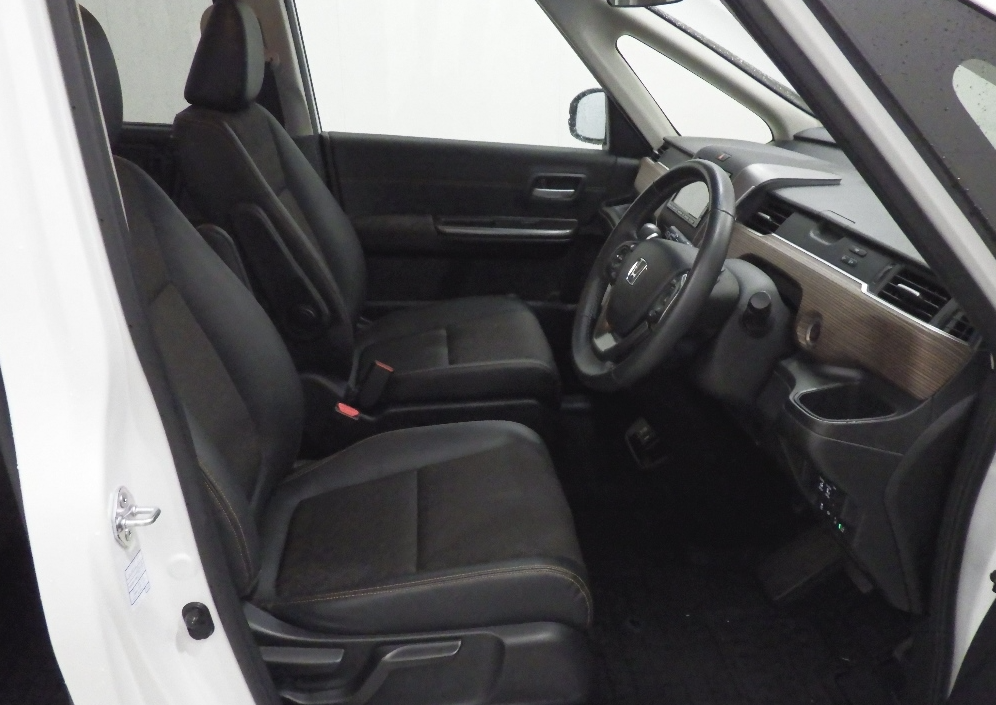 HONDA FREED +