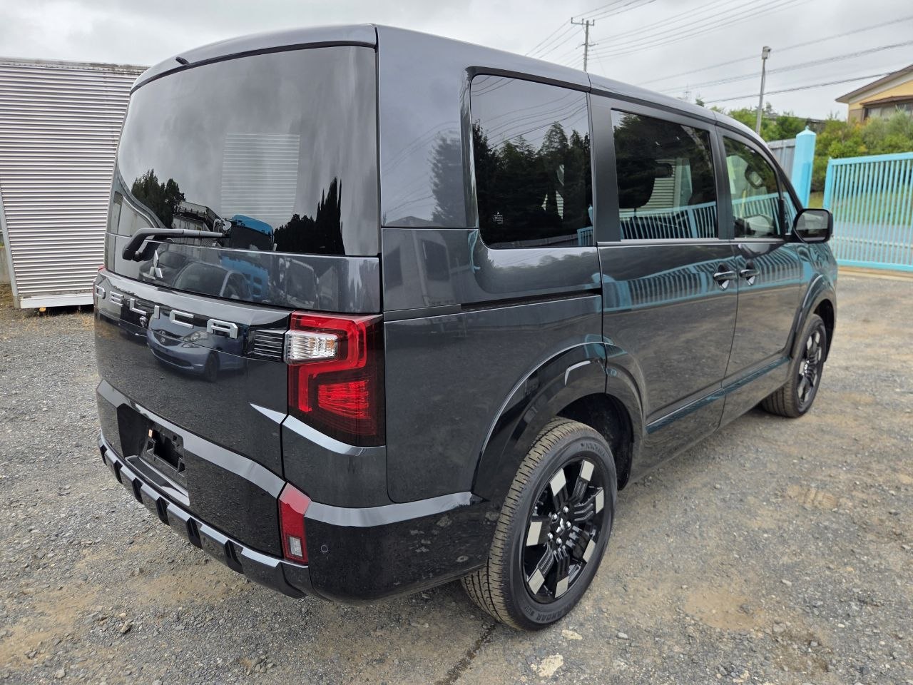 Mitsubishi Delica D:5