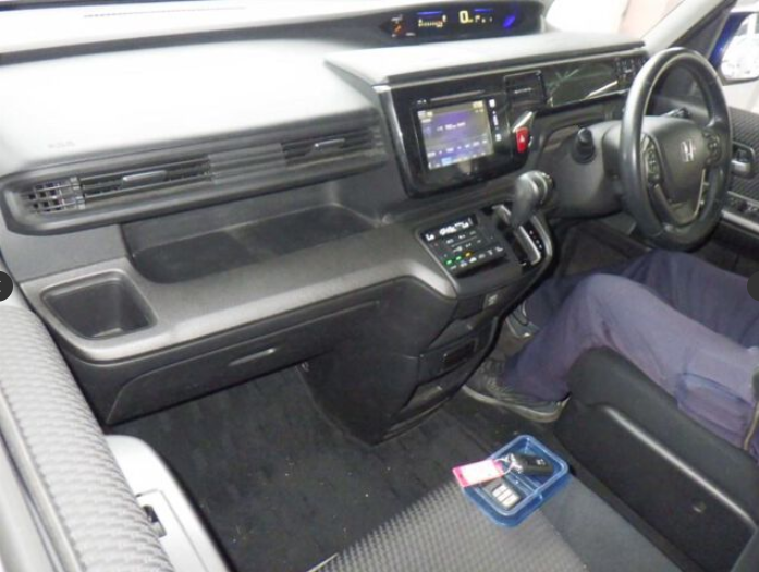 HONDA STEP WGN