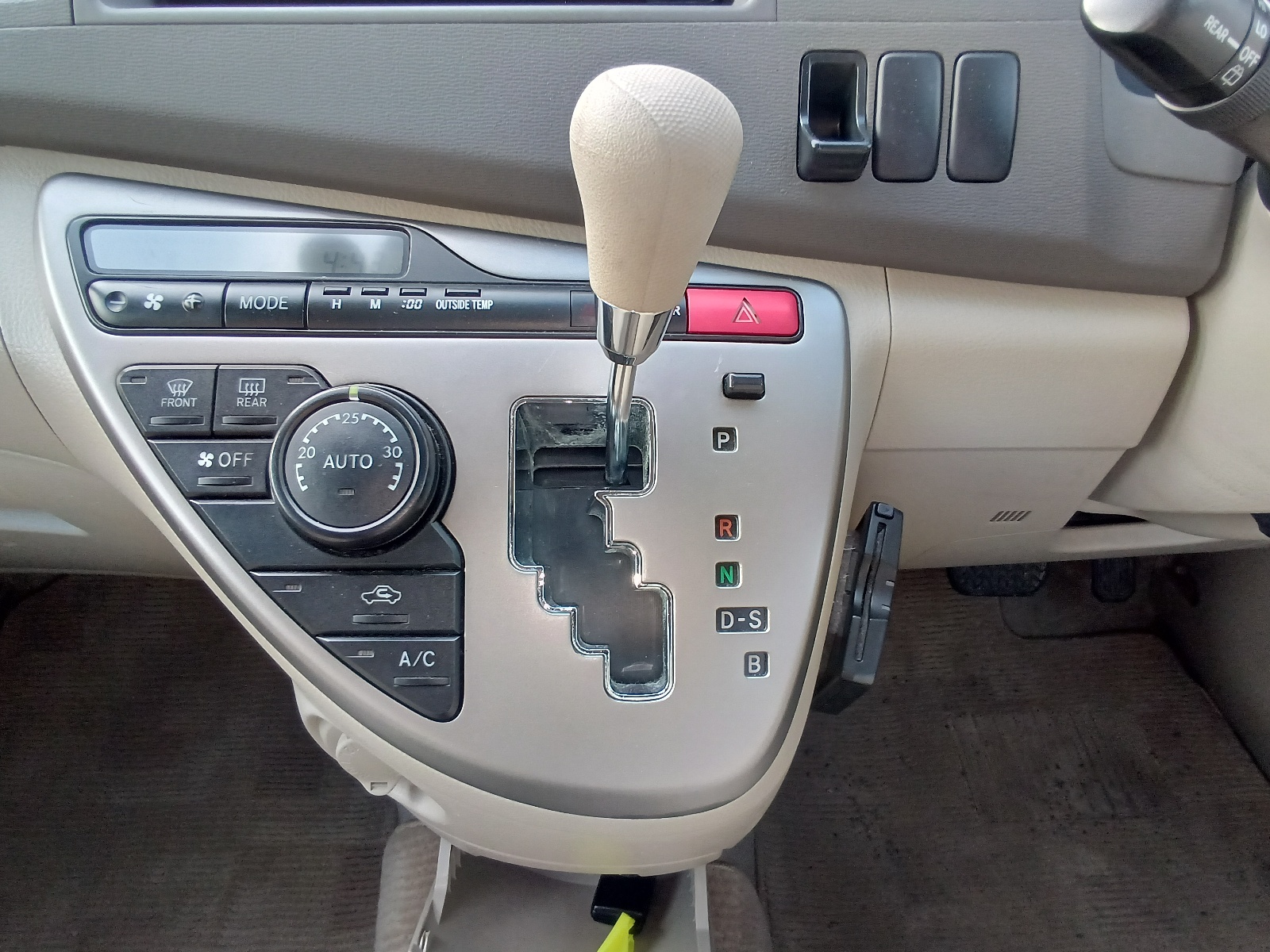 TOYOTA ISIS