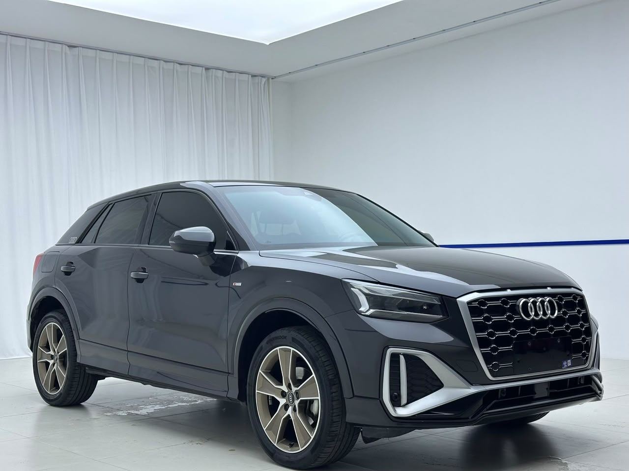Audi Q2L