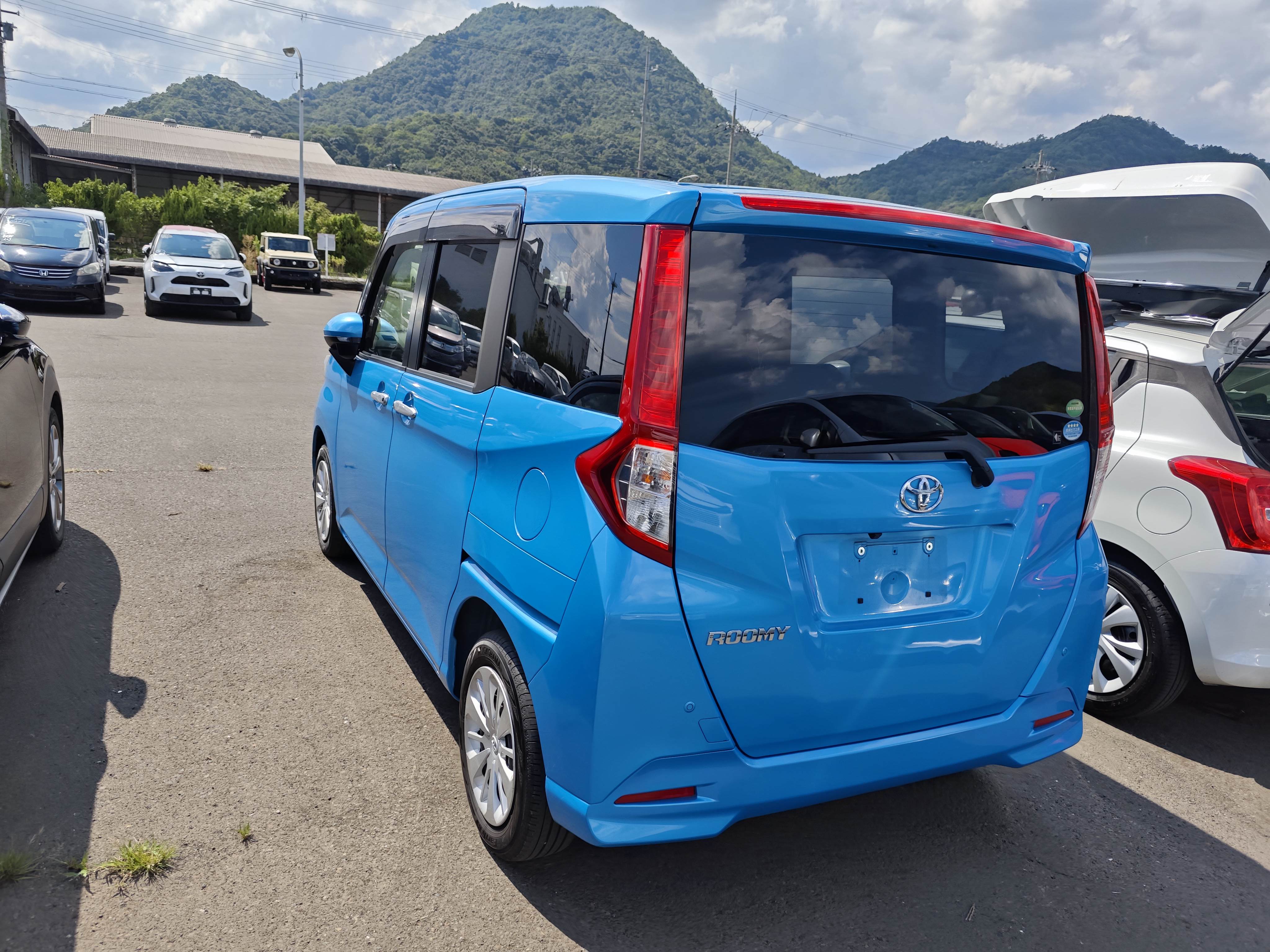 TOYOTA ROOMY