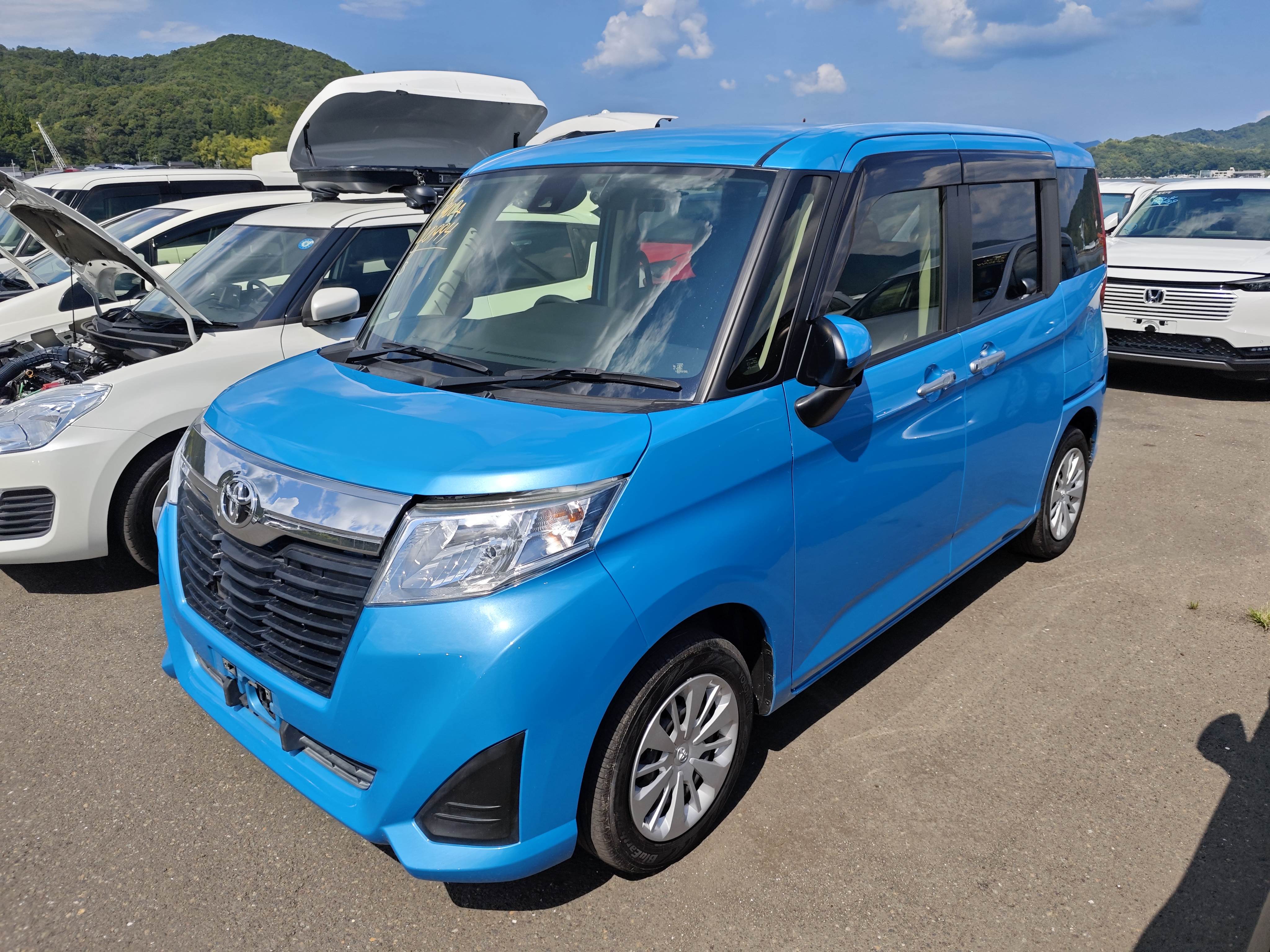 TOYOTA ROOMY