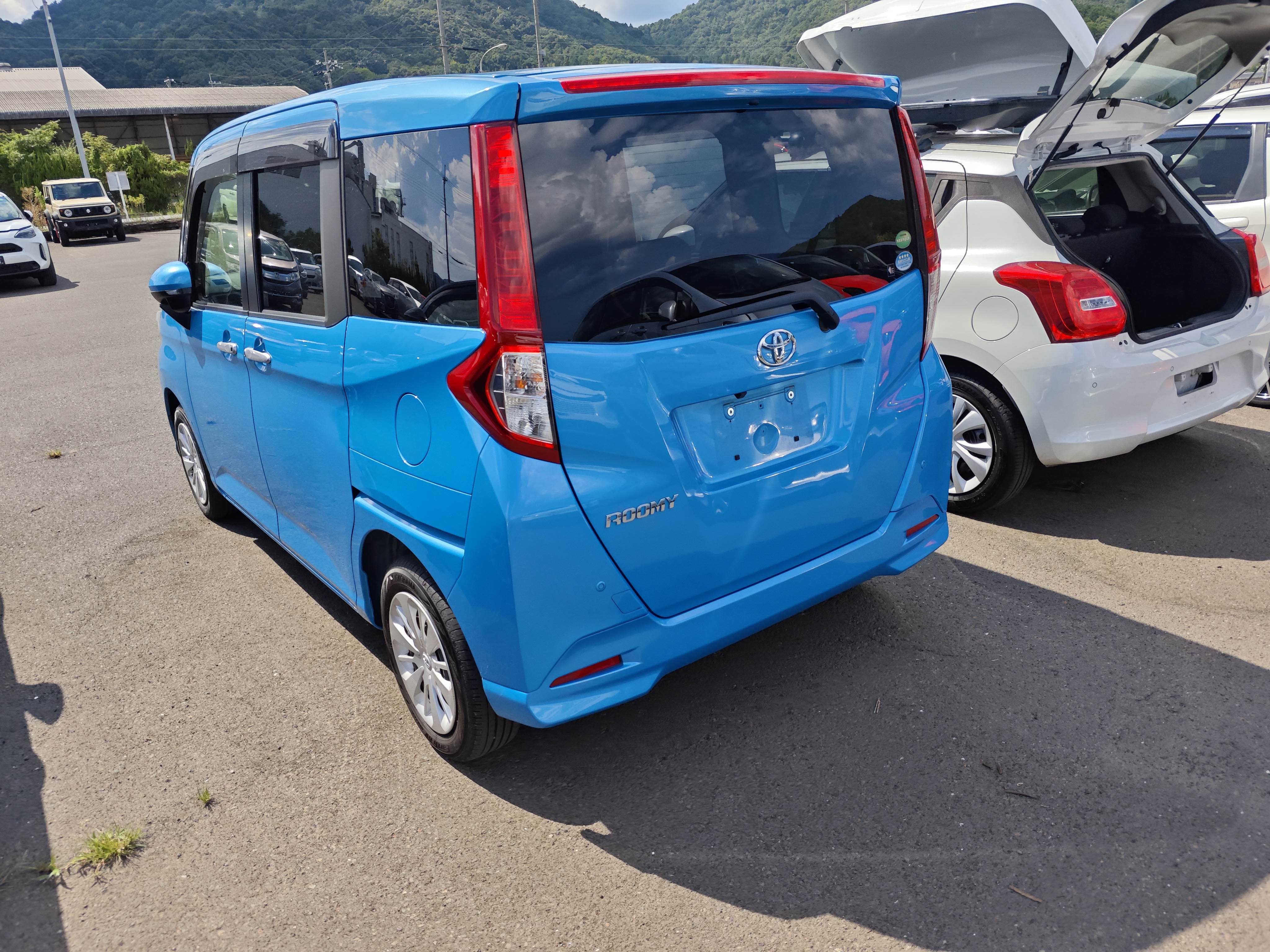 TOYOTA ROOMY