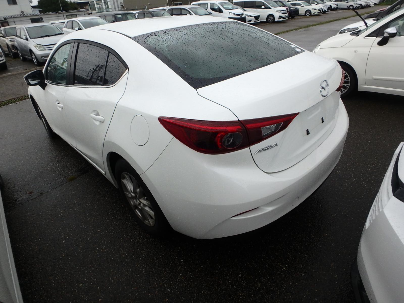 MAZDA AXELA