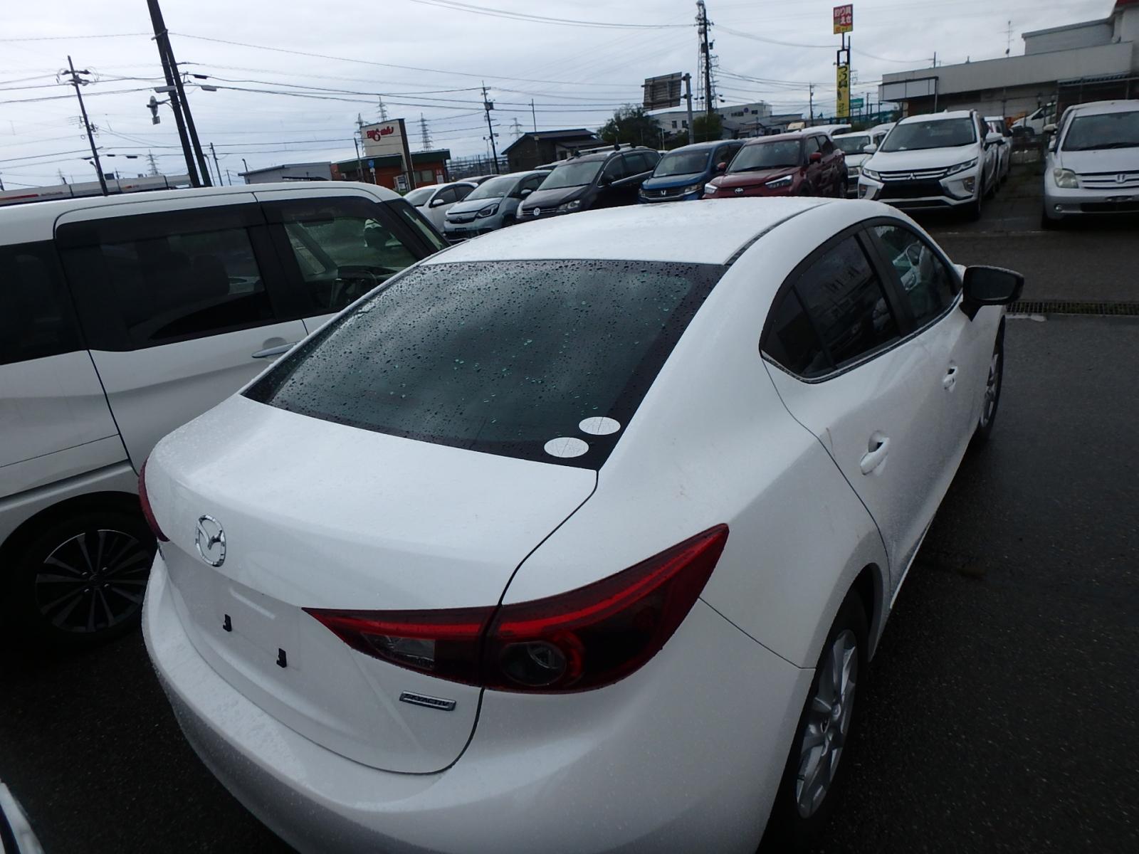 MAZDA AXELA