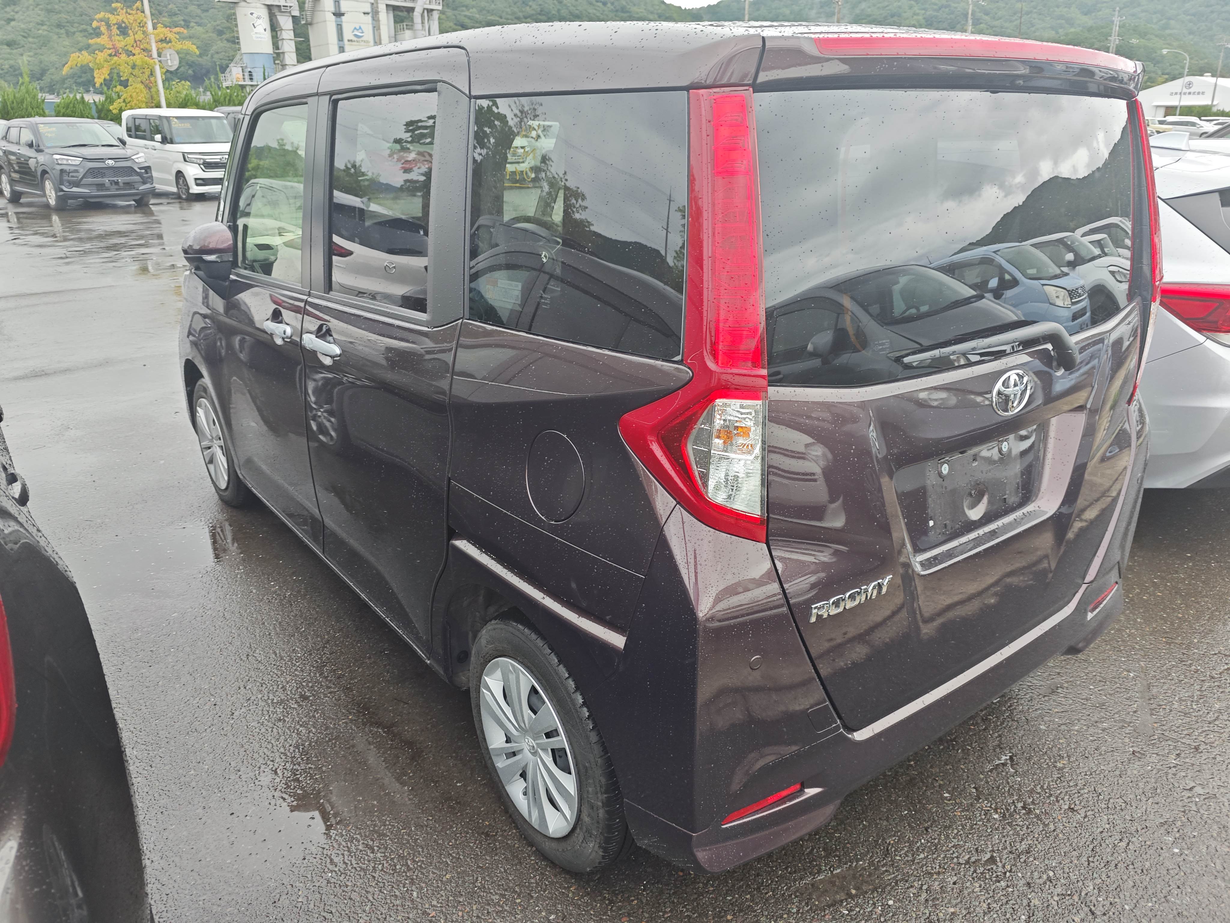 TOYOTA ROOMY