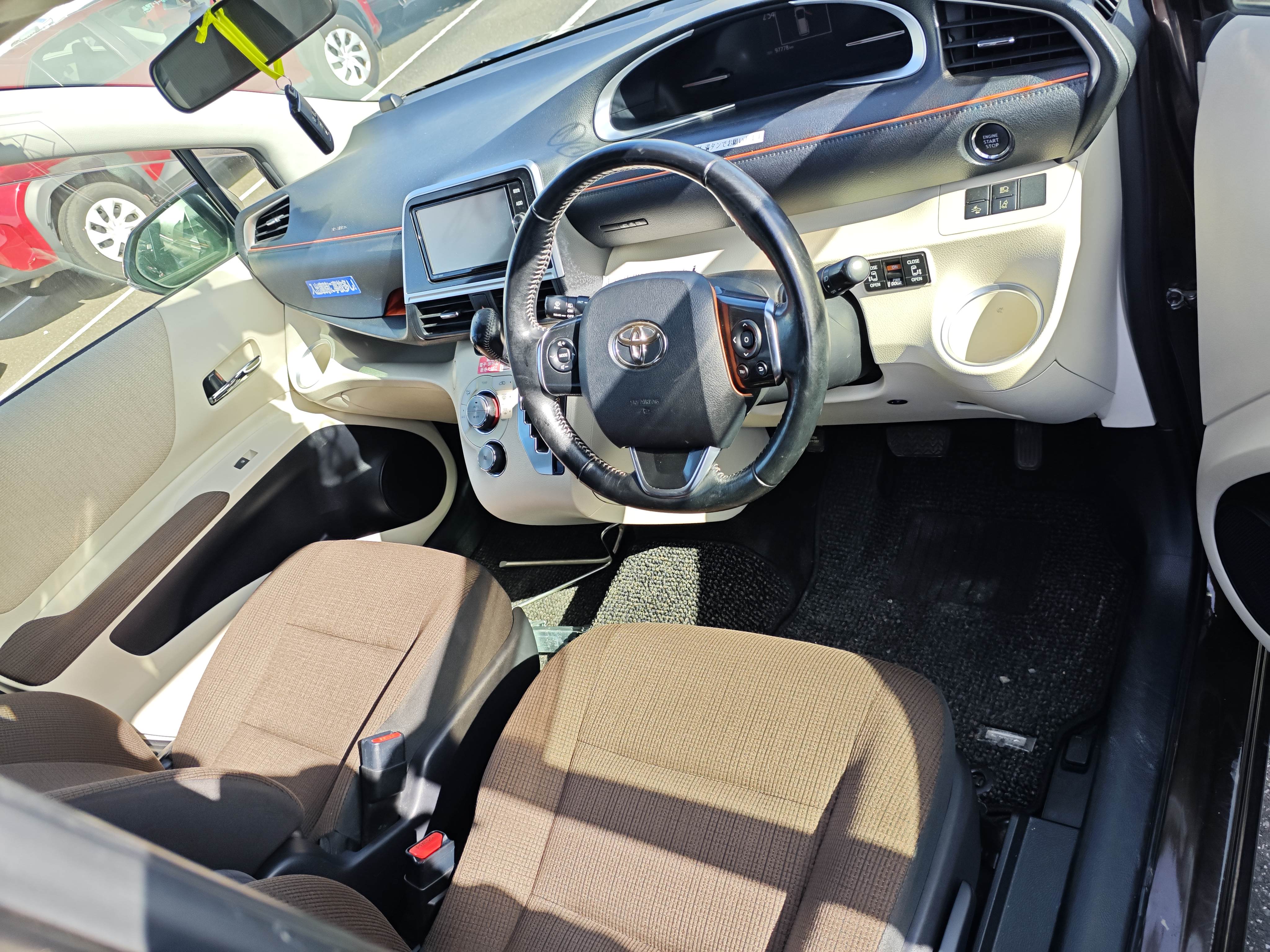 Toyota Sienta