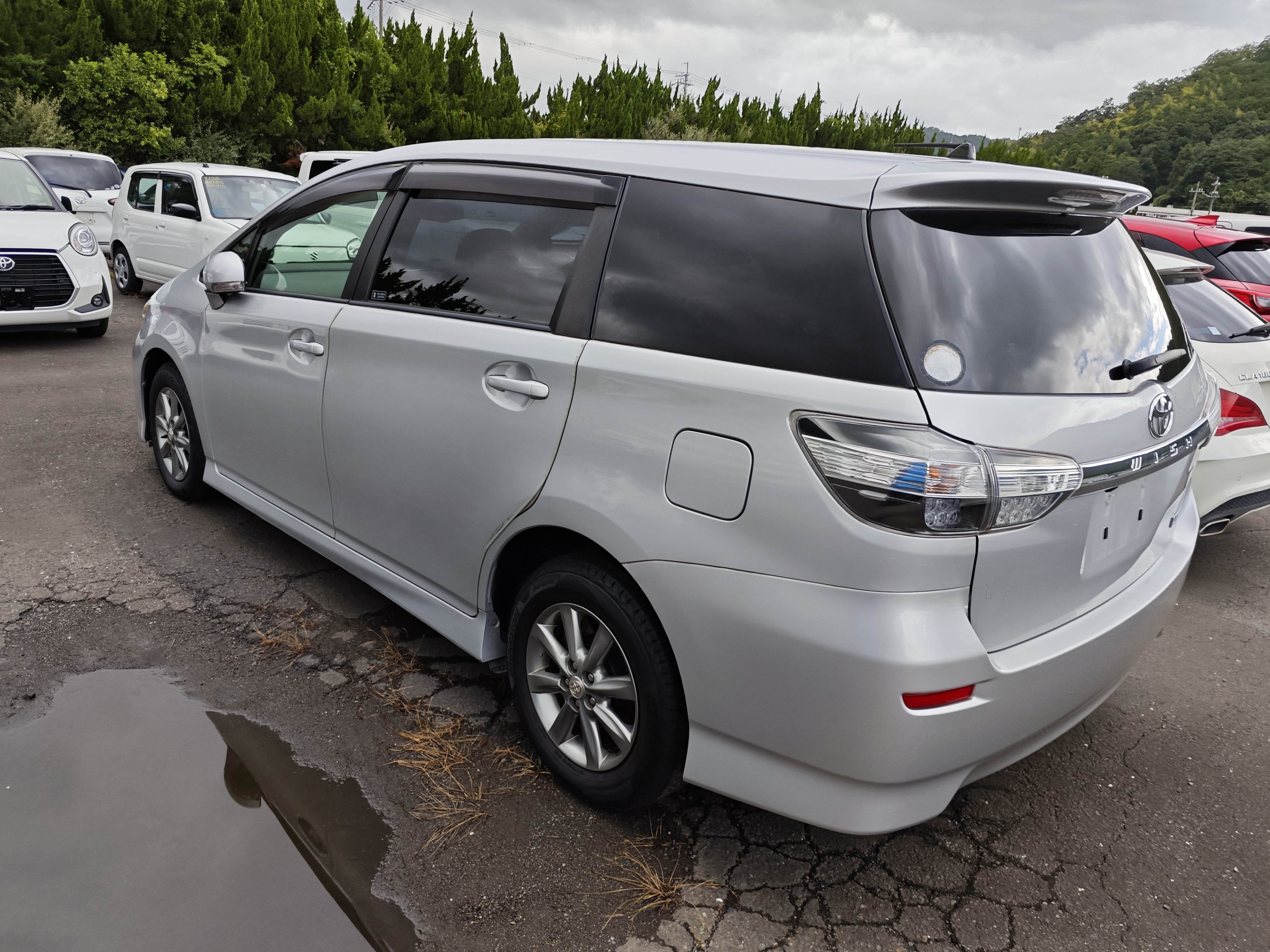 TOYOTA WISH