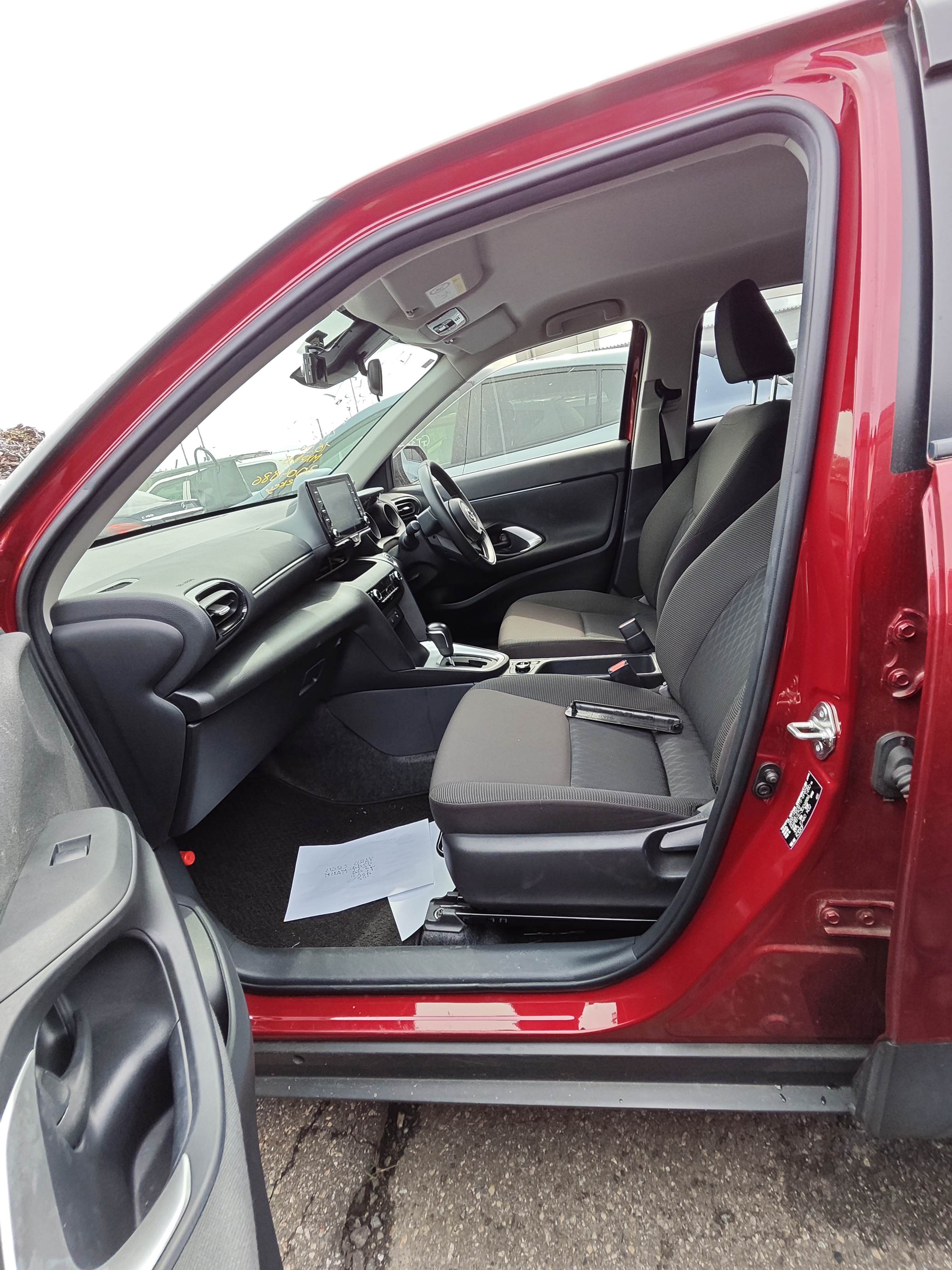 TOYOTA YARIS CROSS