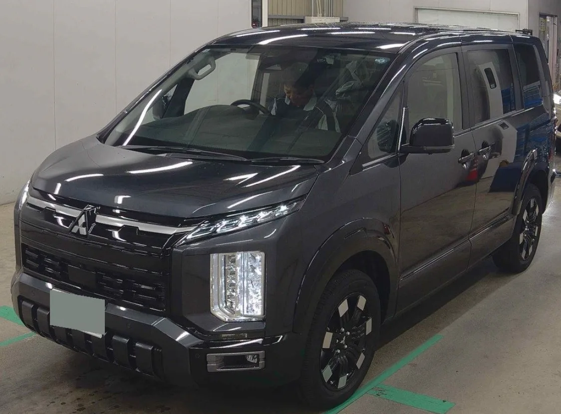 MITSUBISHI DELICA D:5