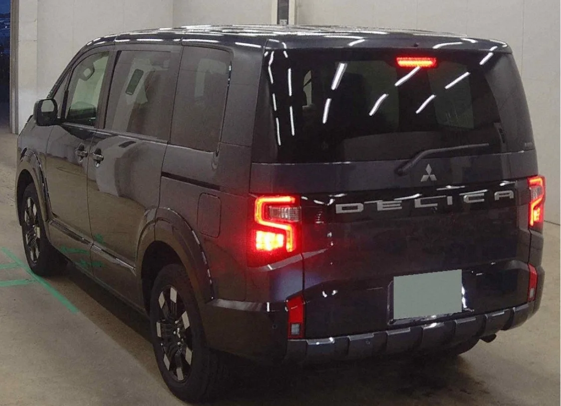 MITSUBISHI DELICA D:5