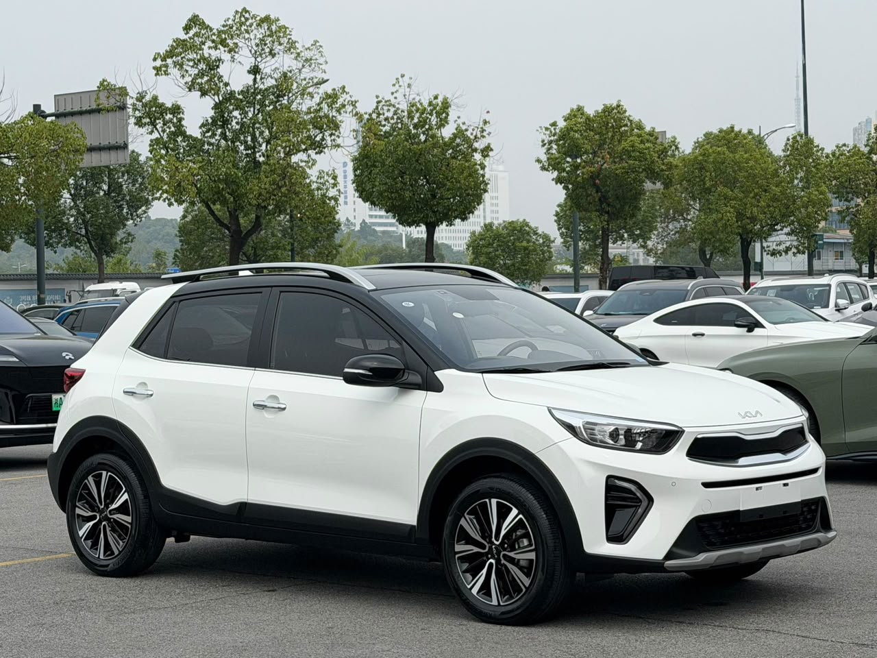 Kia KX1