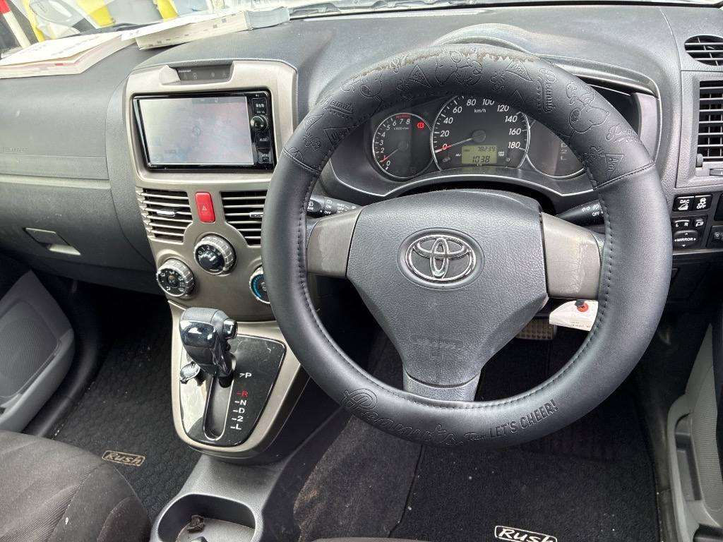 TOYOTA RUSH