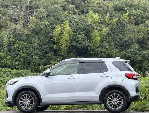 DAIHATSU ROCKY