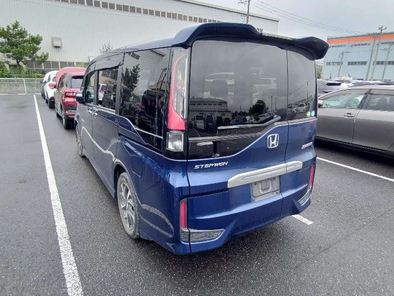 HONDA STEP WGN