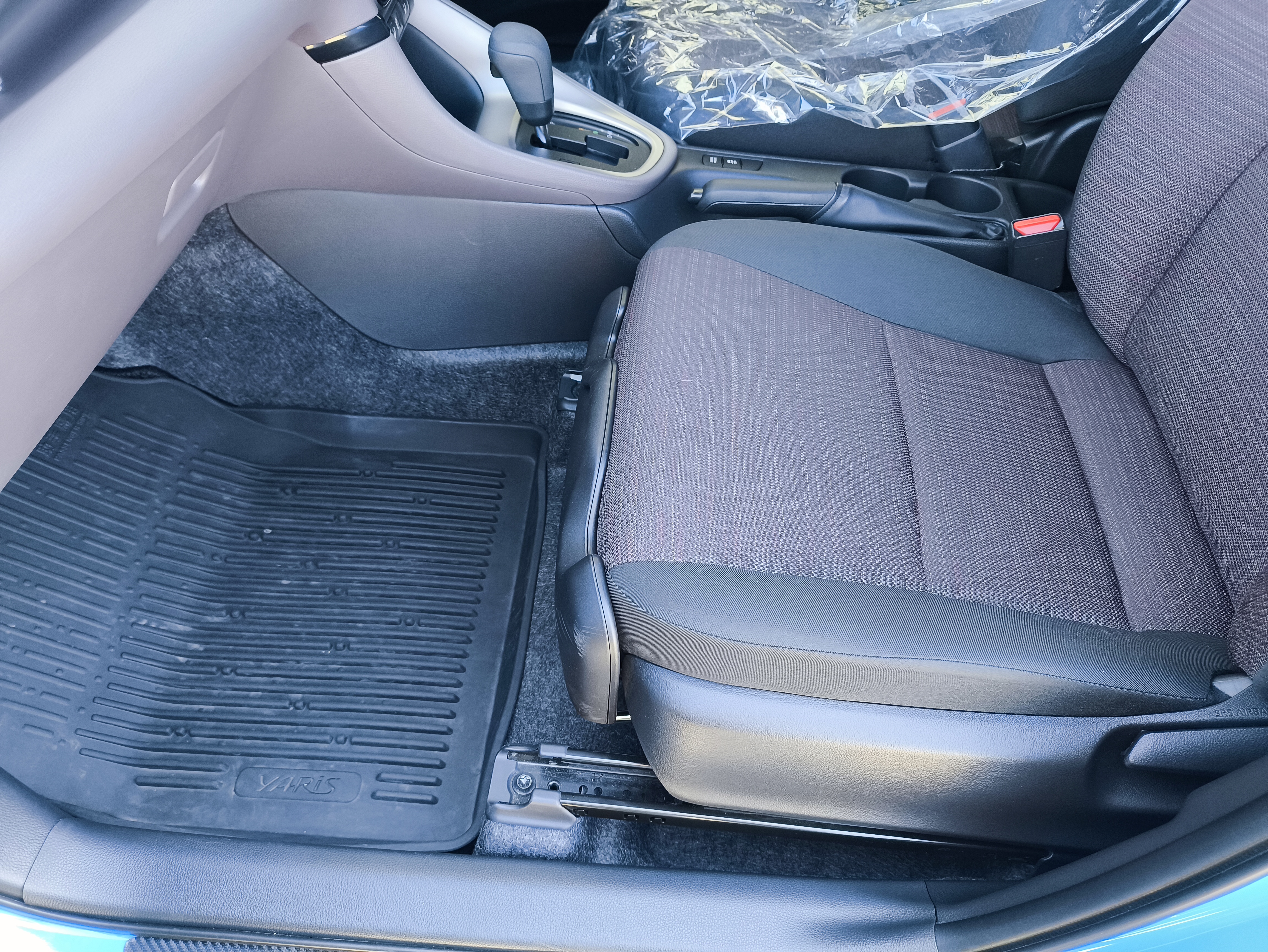TOYOTA YARIS