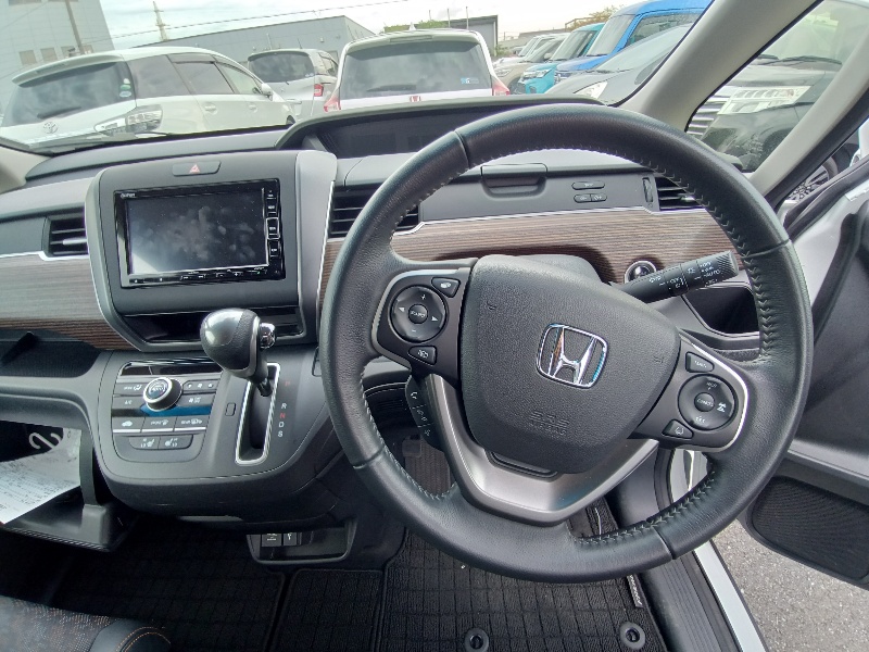 HONDA FREED +