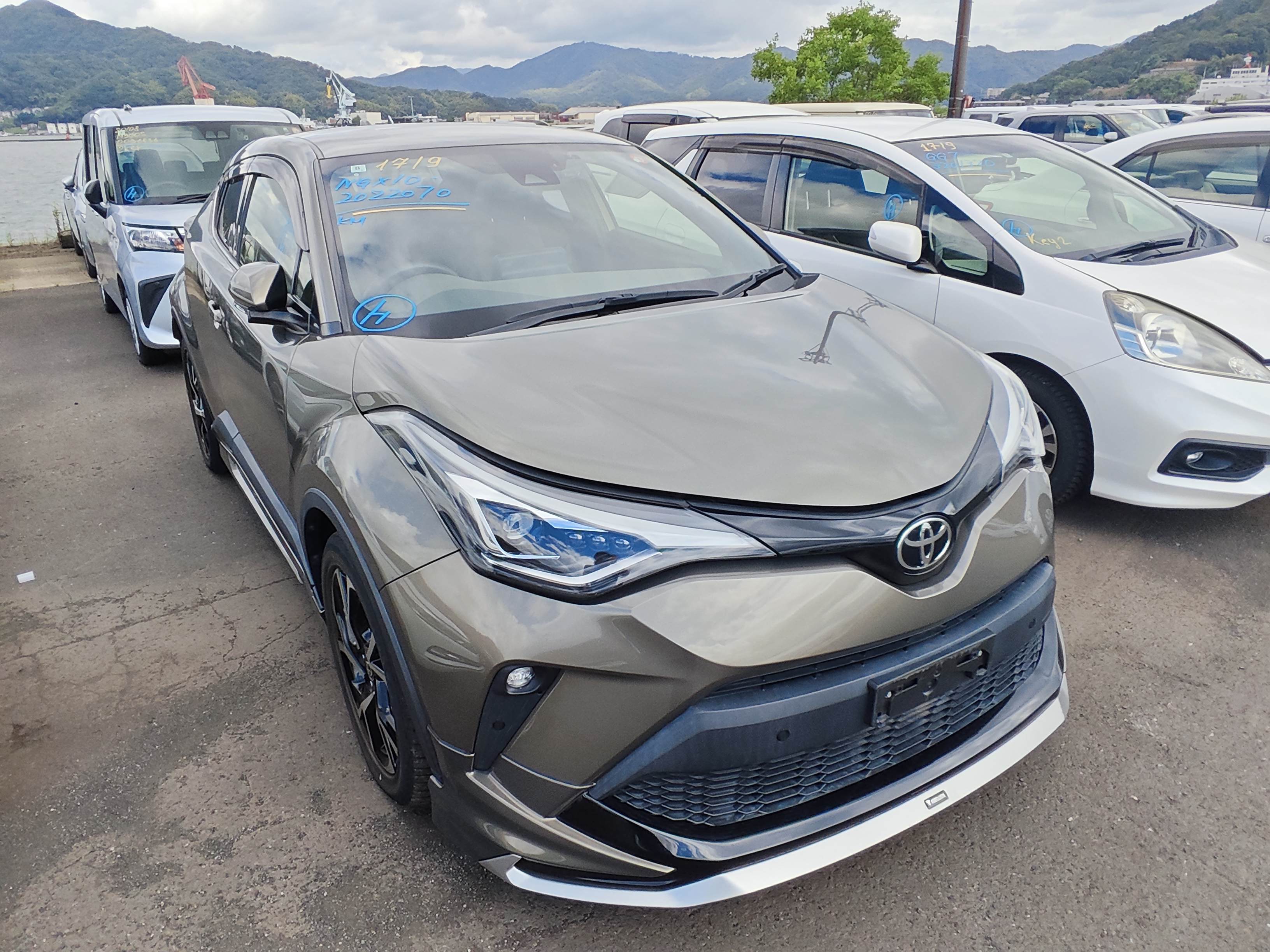 TOYOTA C-HR