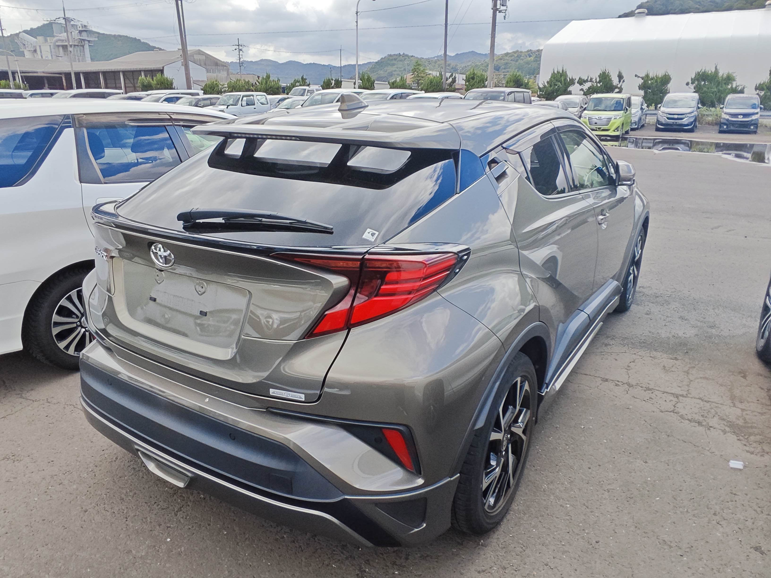 TOYOTA C-HR
