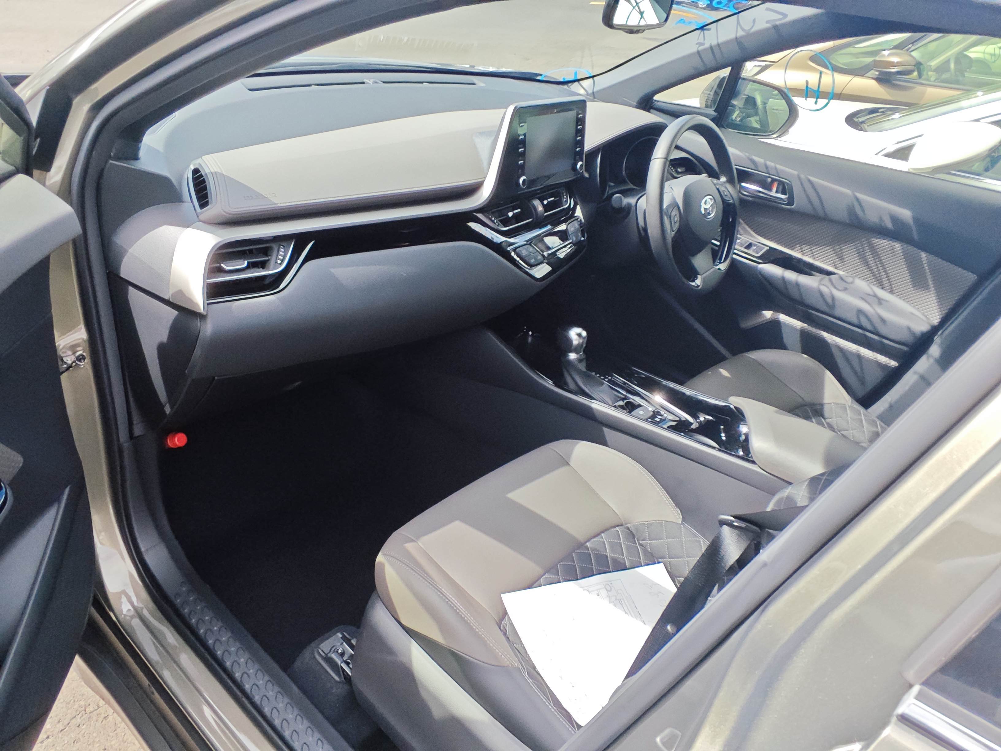 TOYOTA C-HR