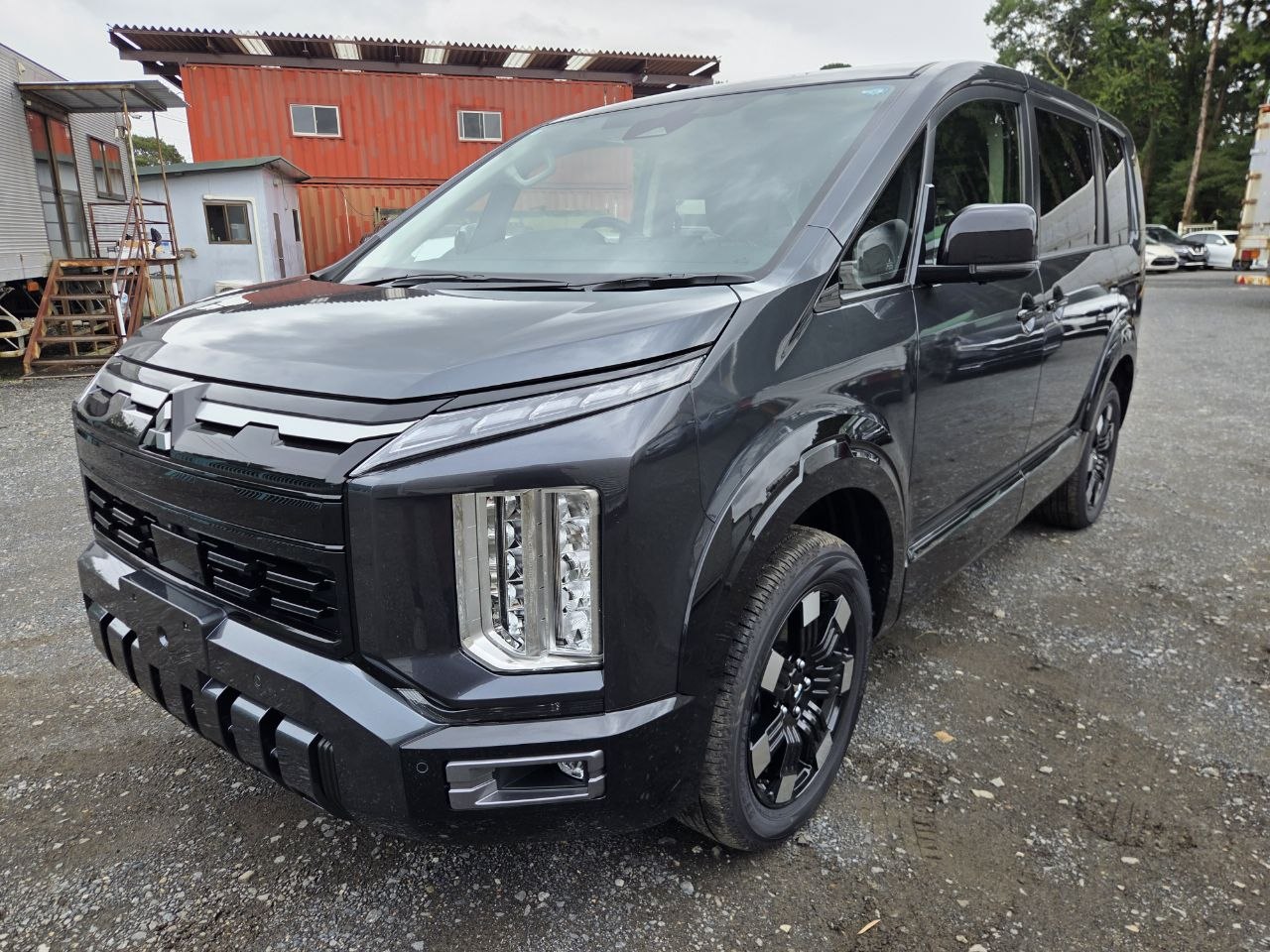 MITSUBISHI DELICA D:5