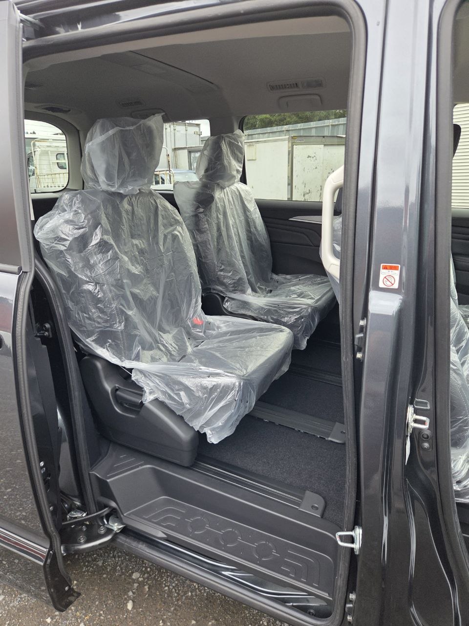 MITSUBISHI DELICA D:5