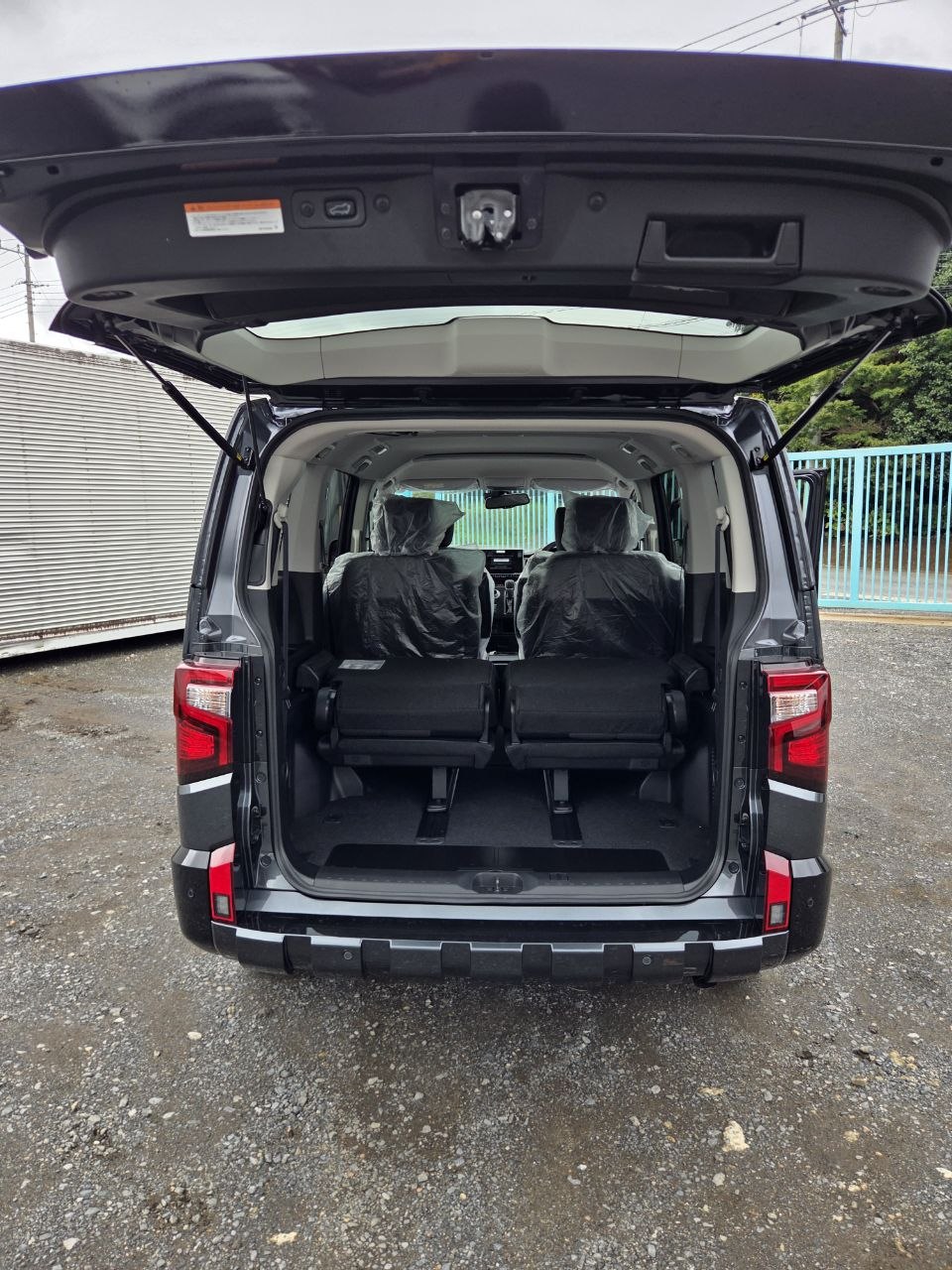 MITSUBISHI DELICA D:5