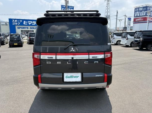Mitsubishi Delica D5