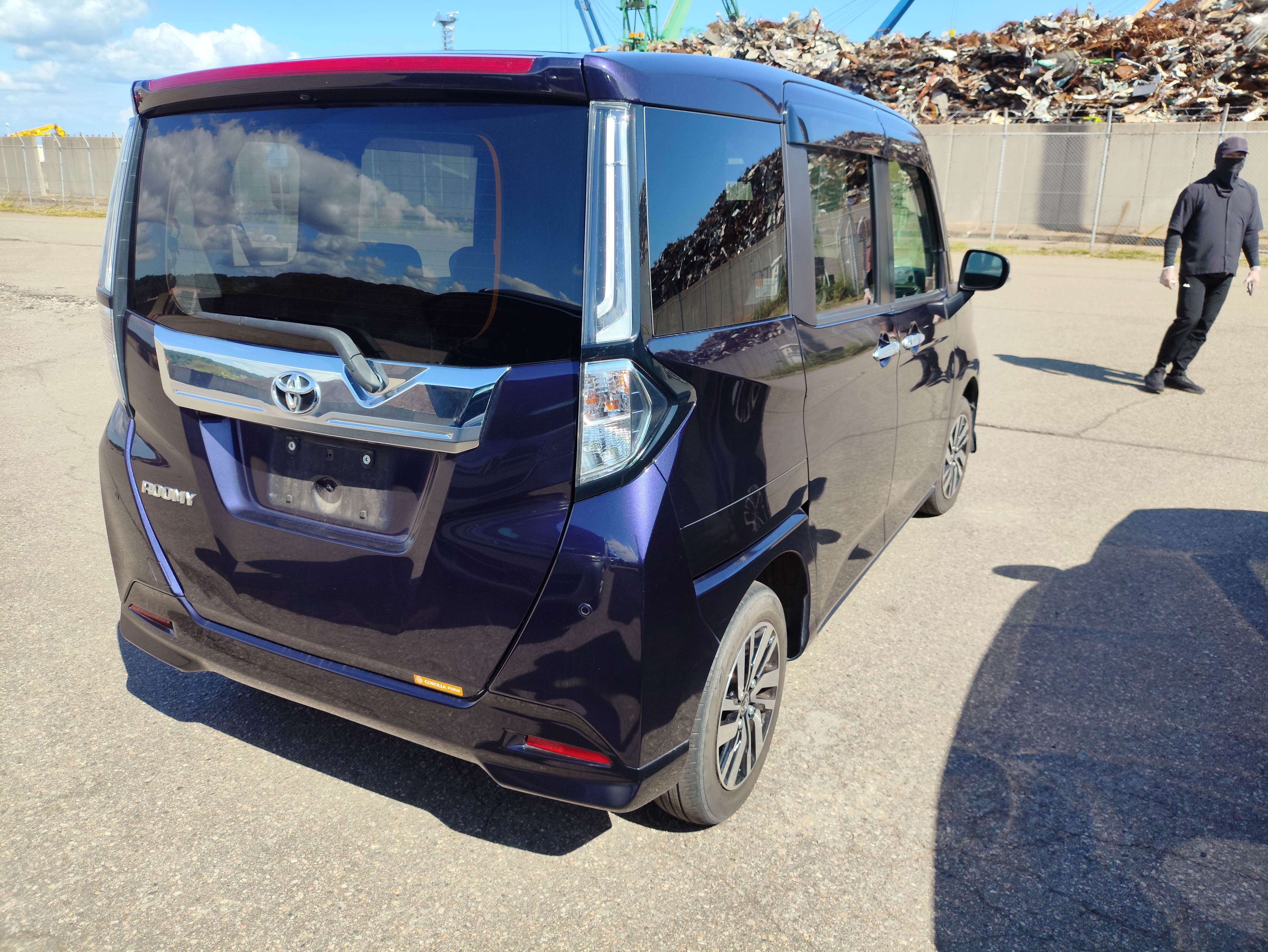 TOYOTA ROOMY