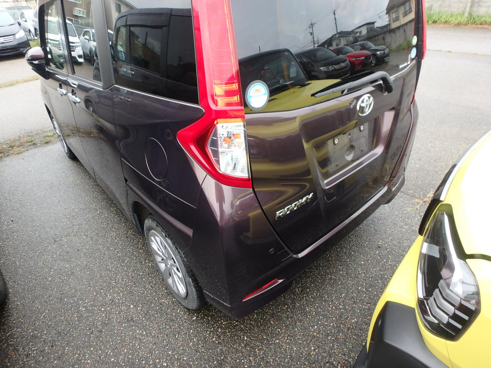 TOYOTA ROOMY