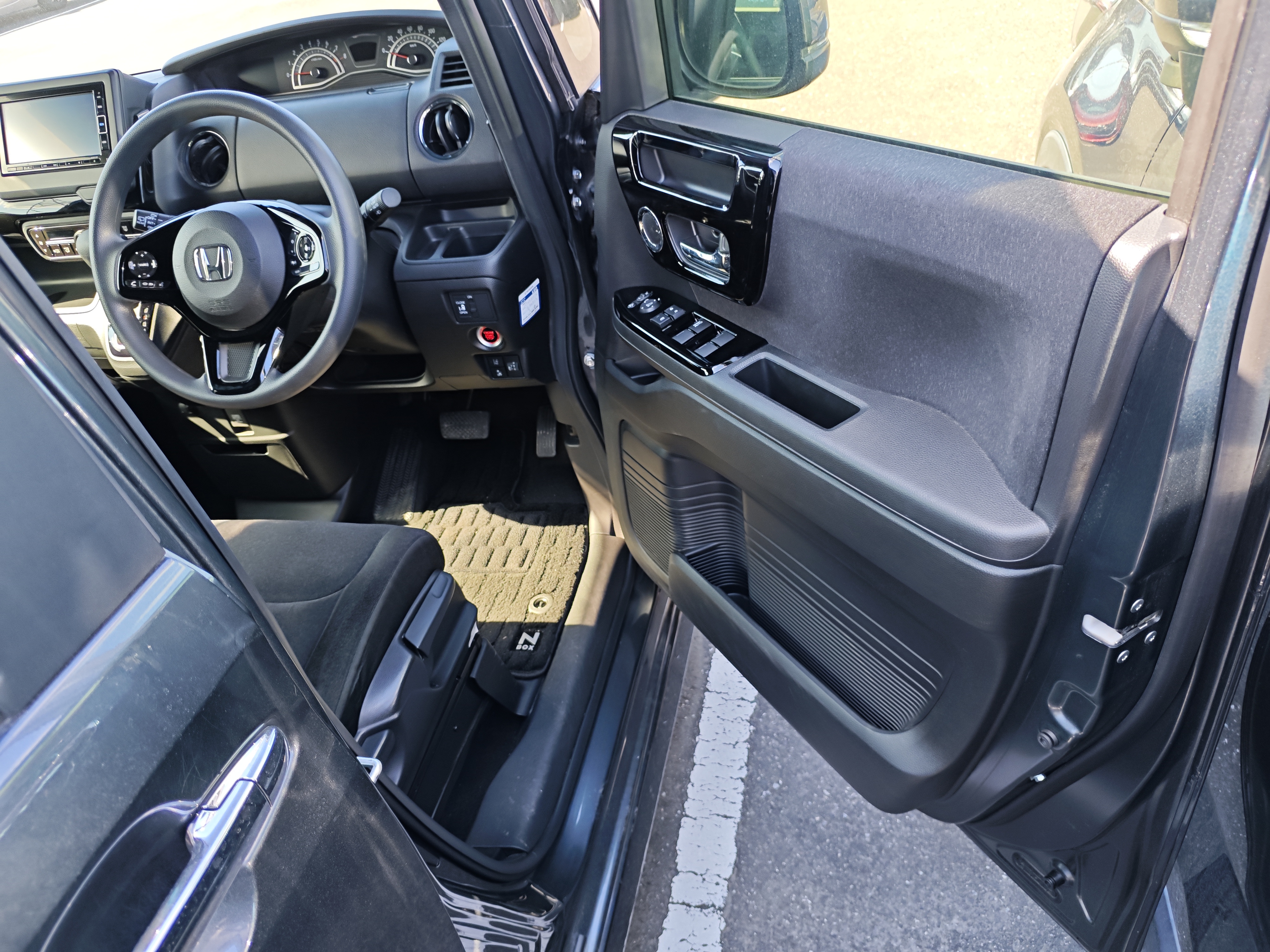 HONDA N-BOX