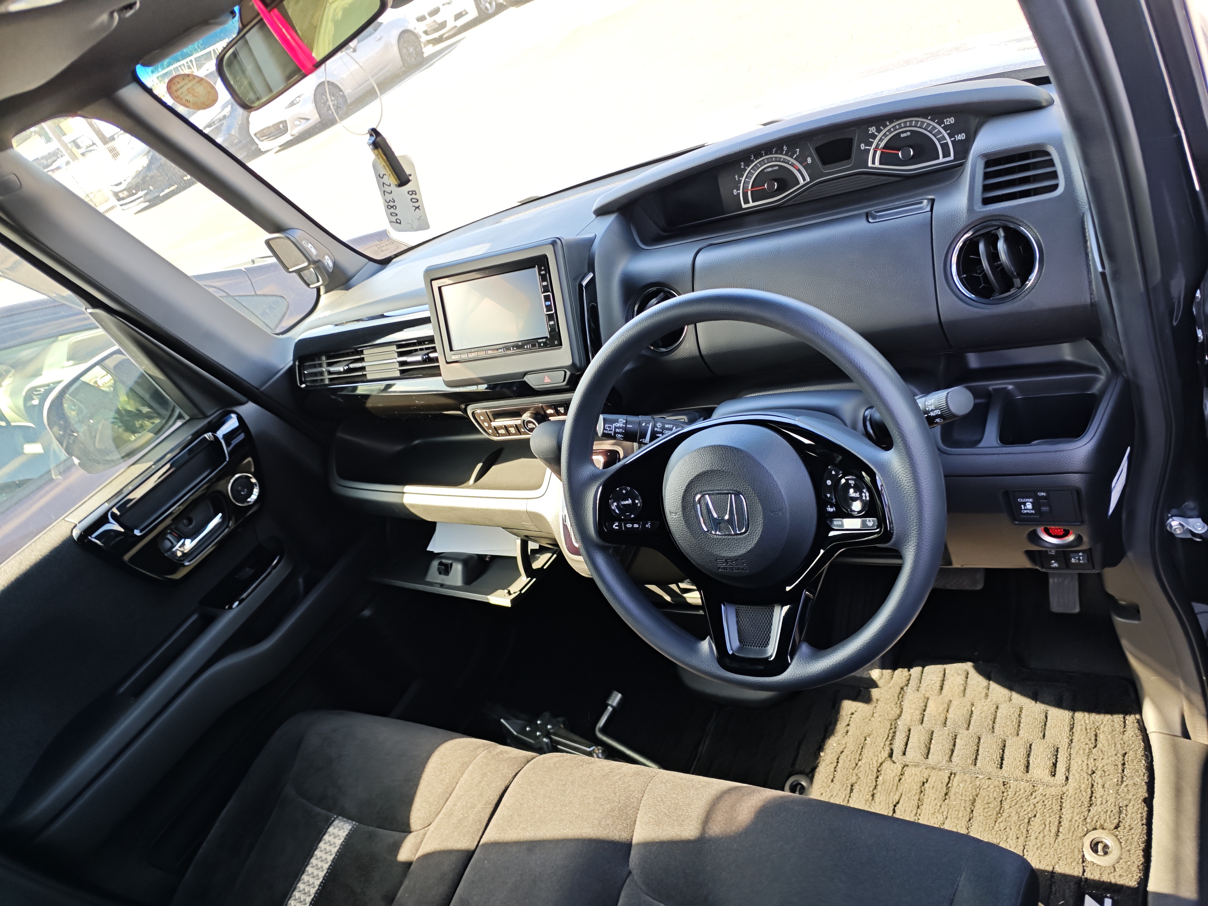 HONDA N-BOX