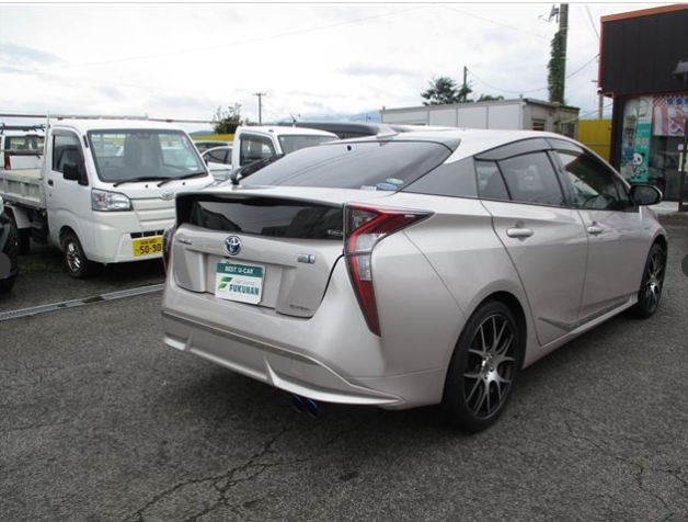 TOYOTA PRIUS