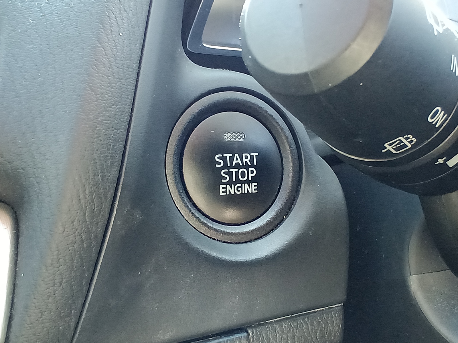 MAZDA AXELA SPORT