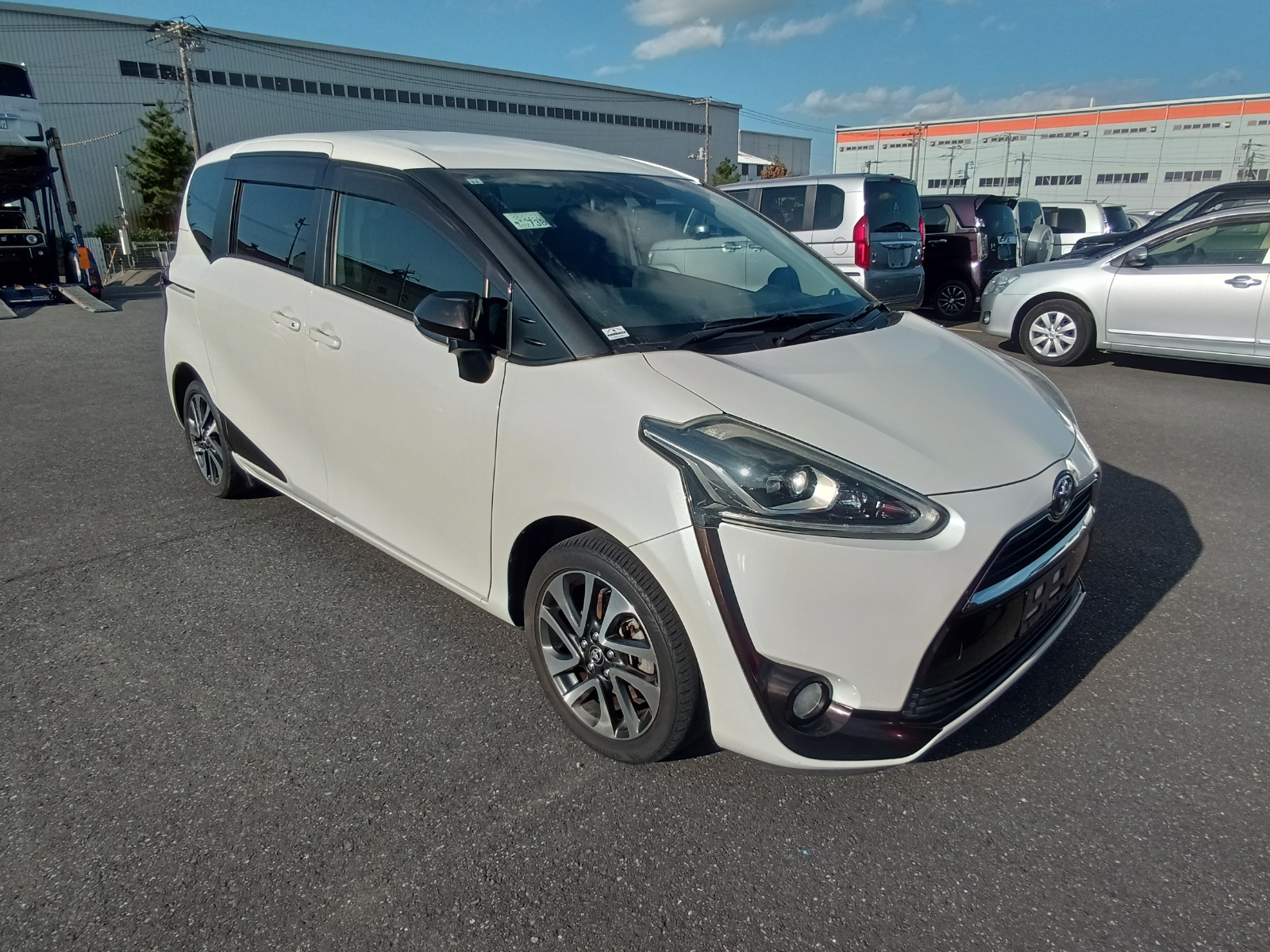TOYOTA Sienta