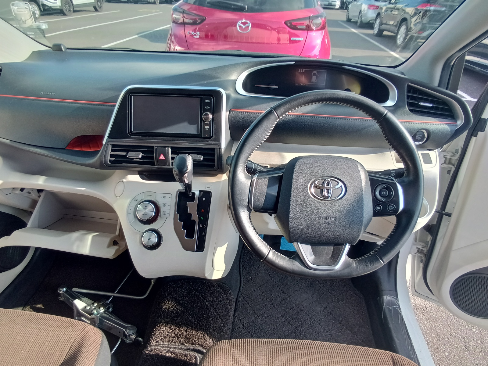 TOYOTA Sienta