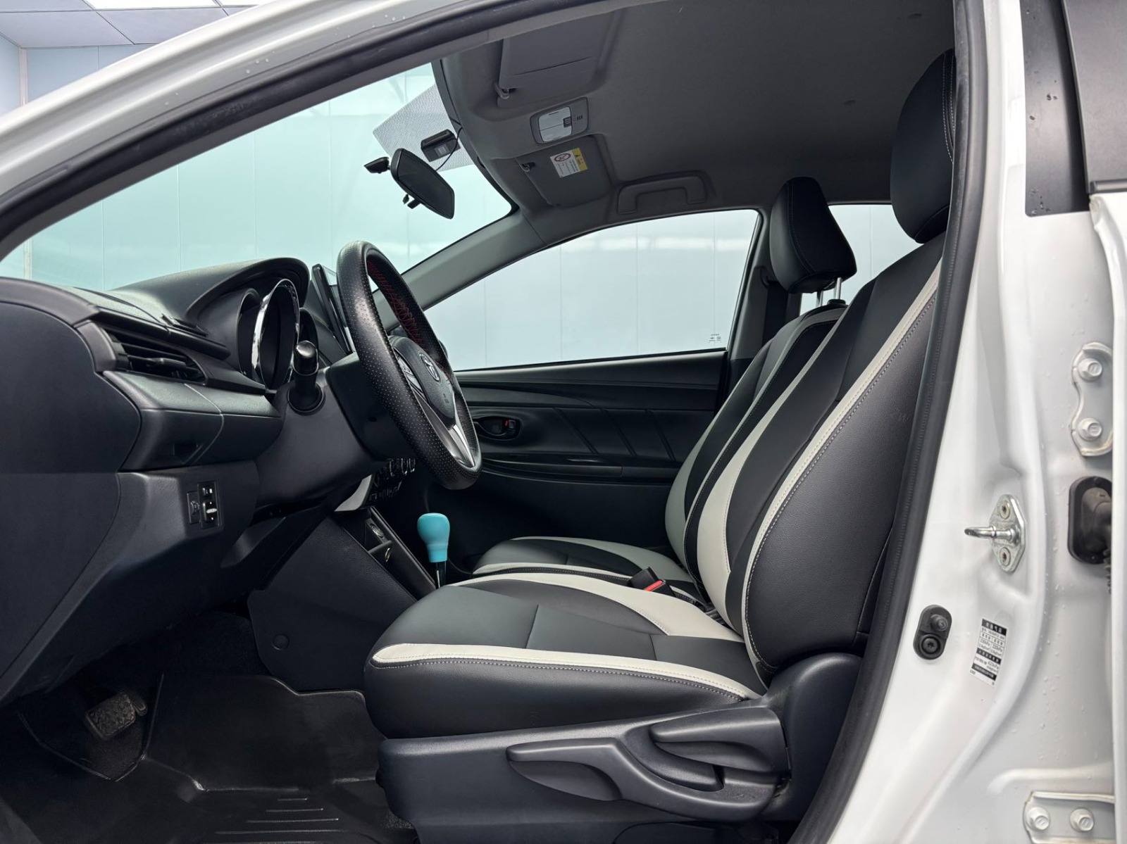 Toyota Yaris L