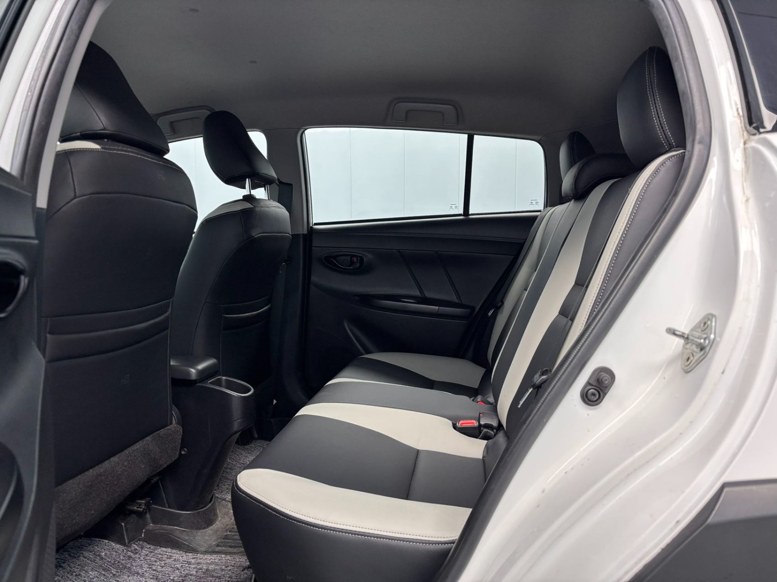 Toyota Yaris L