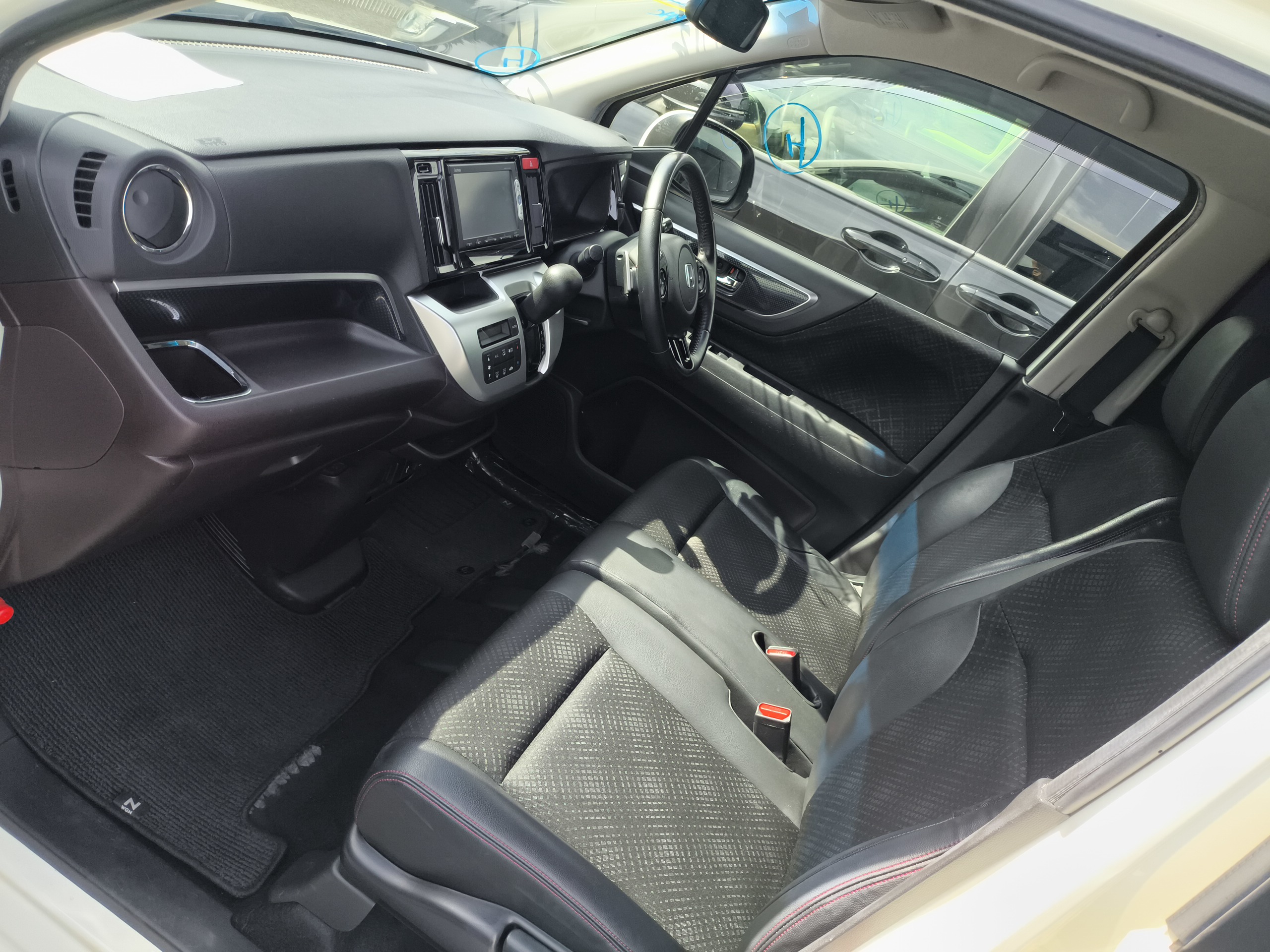 HONDA N-WGN