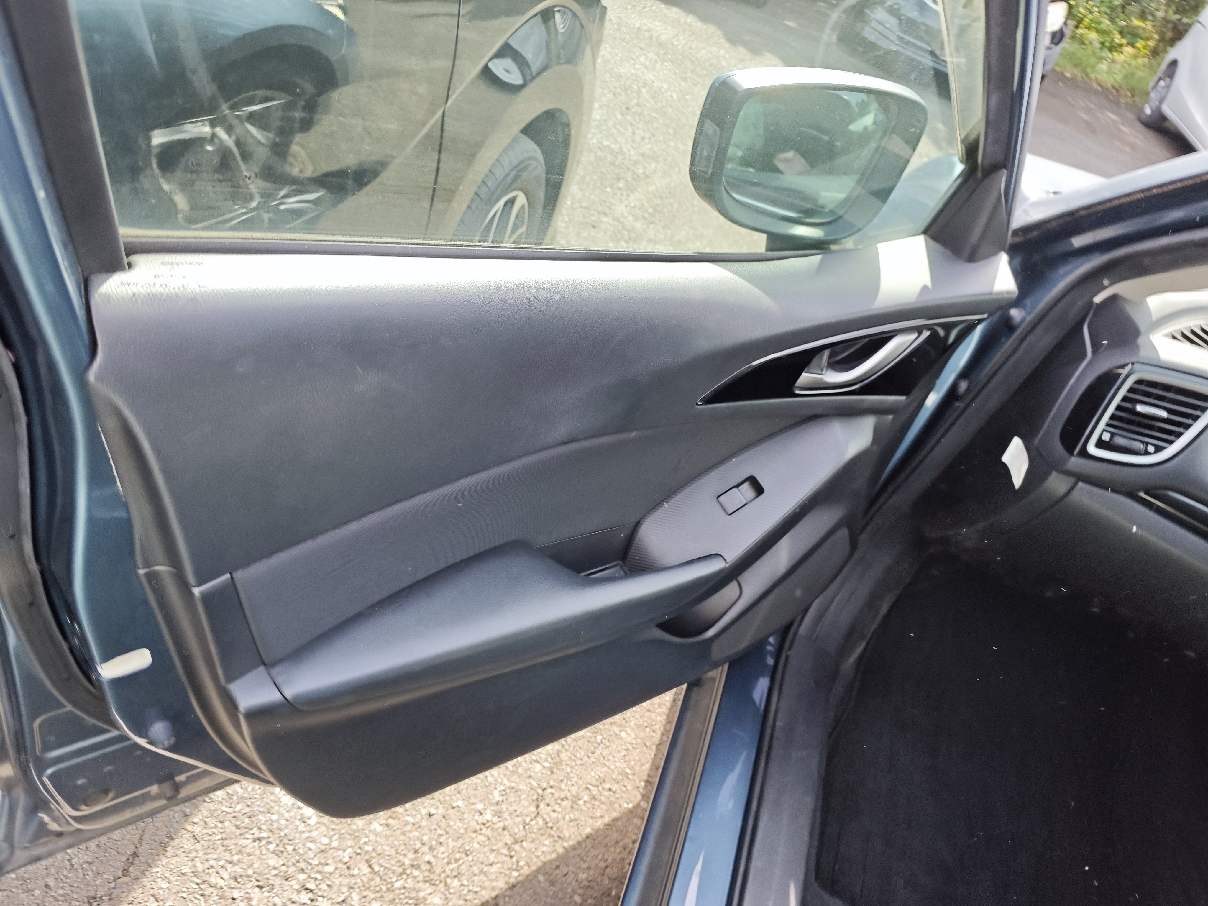 MAZDA AXELA SPORT