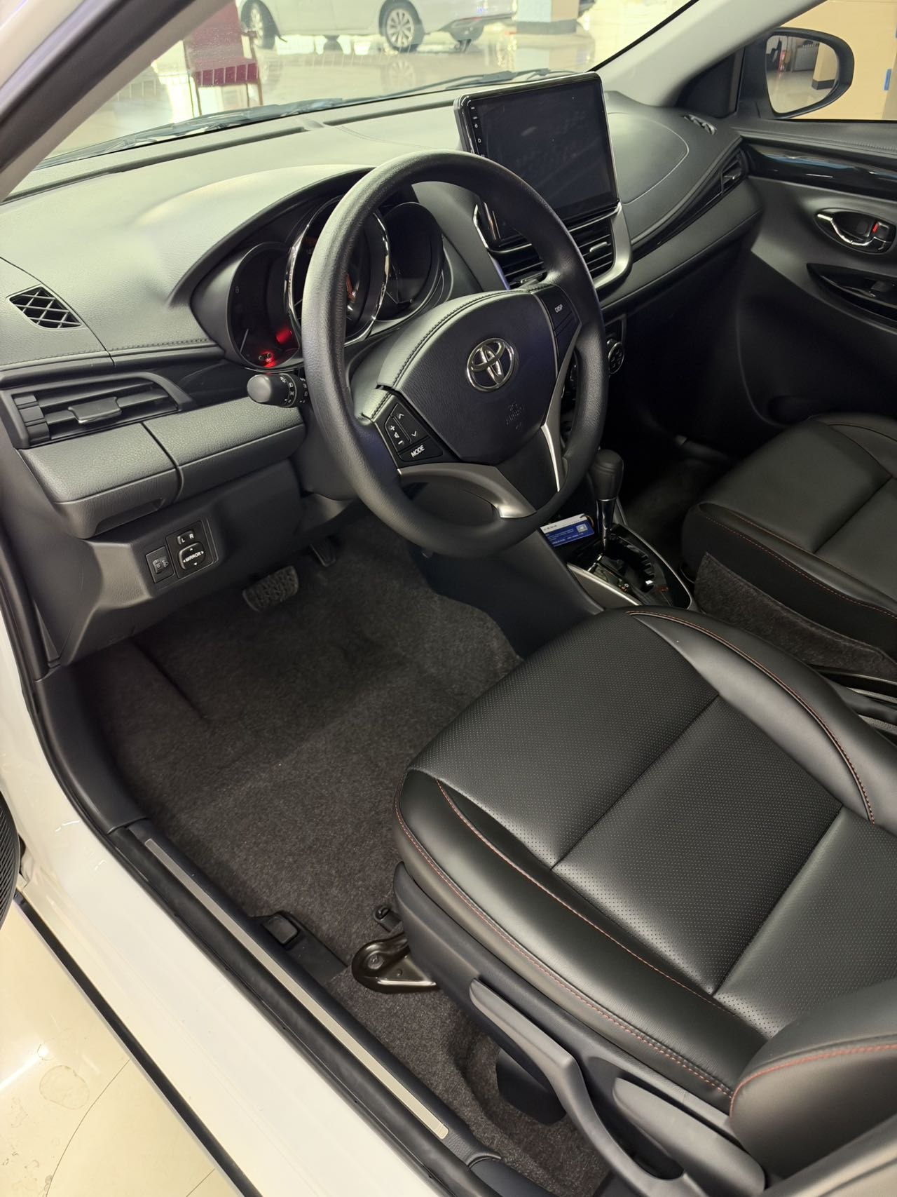 Toyota Yaris L