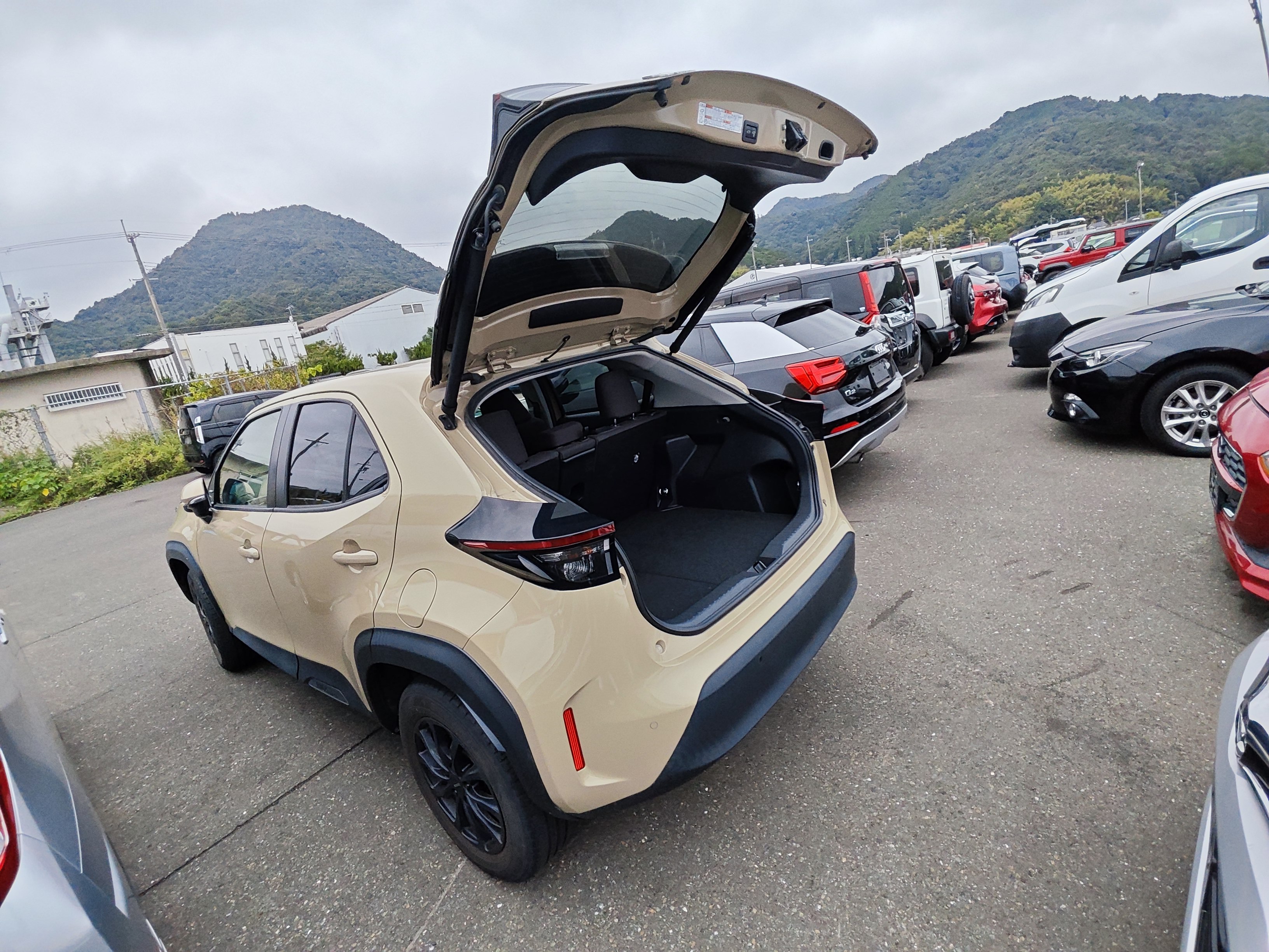 TOYOTA YARIS CROSS