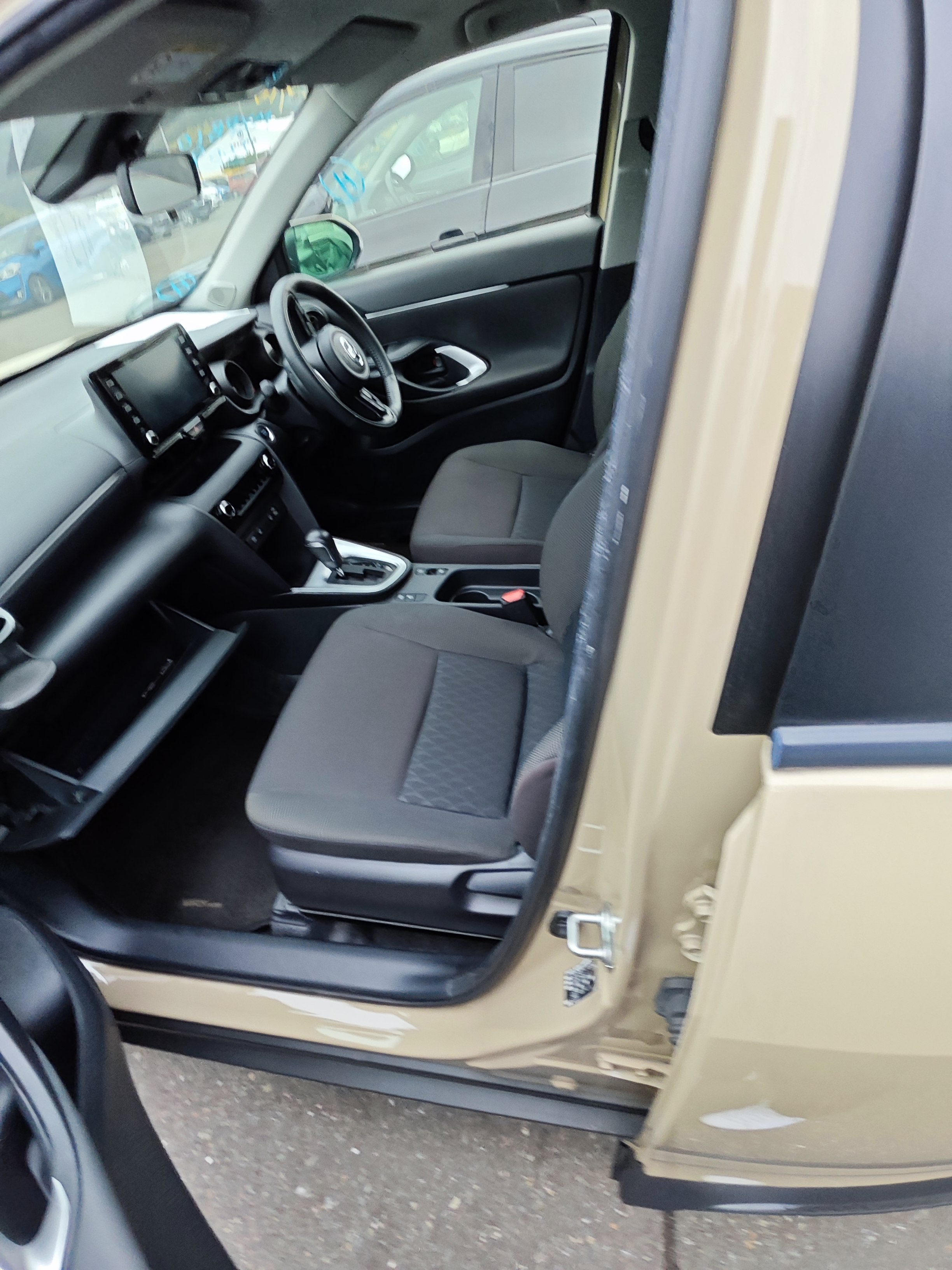 TOYOTA YARIS CROSS