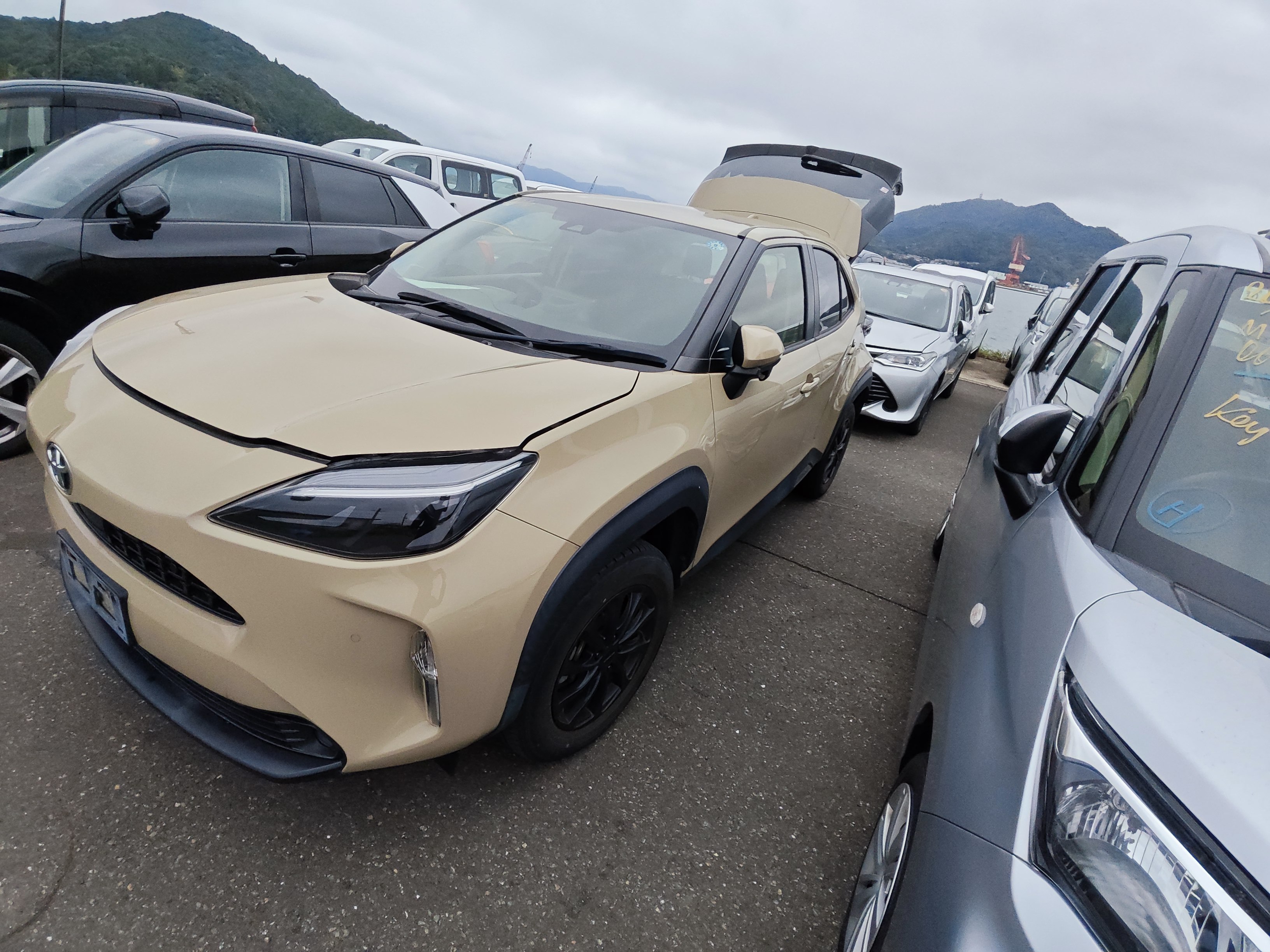TOYOTA YARIS CROSS