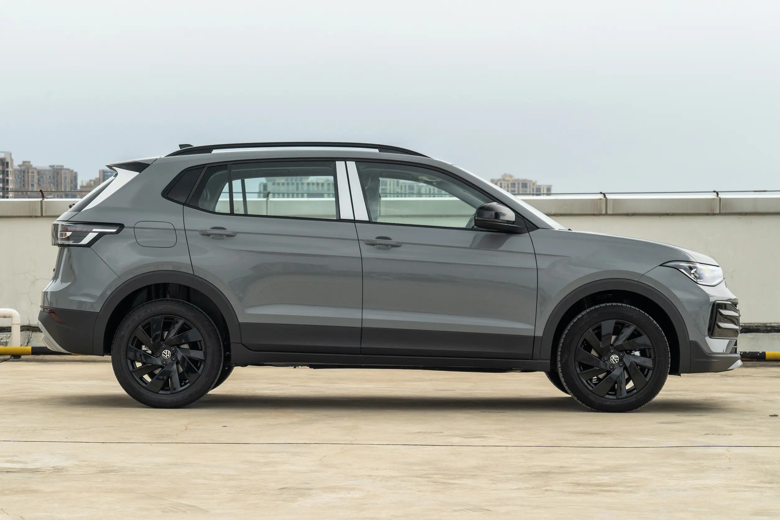 Volkswagen Tharu XR