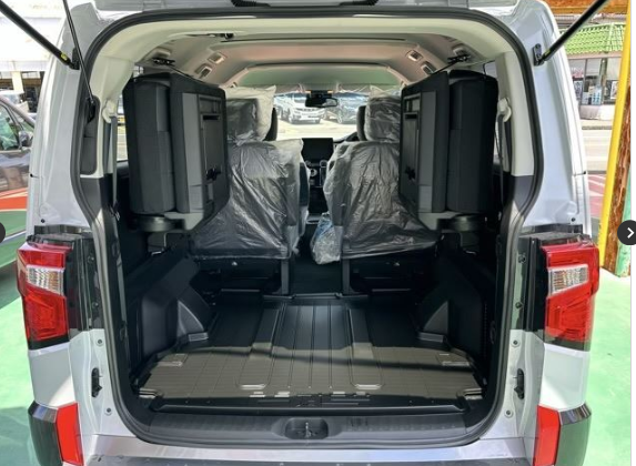 Mitsubishi Delica D5