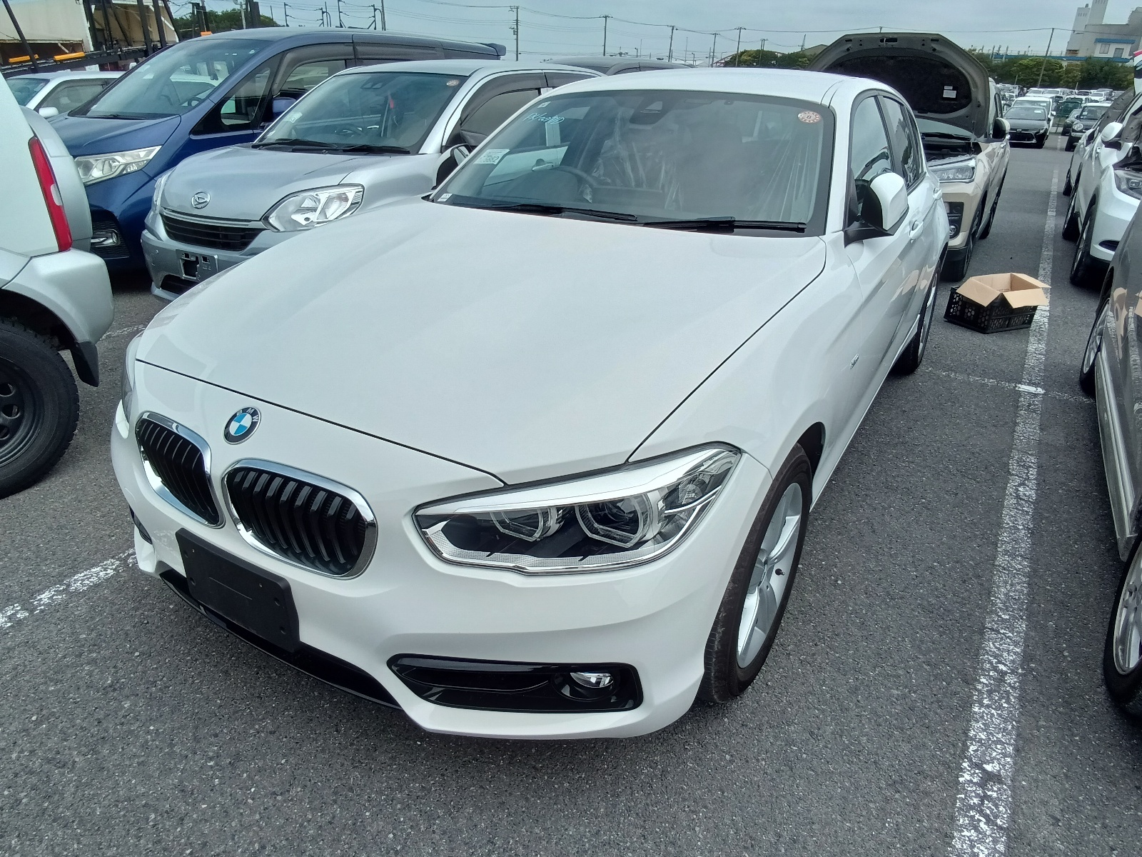 BMW 1 SERIES