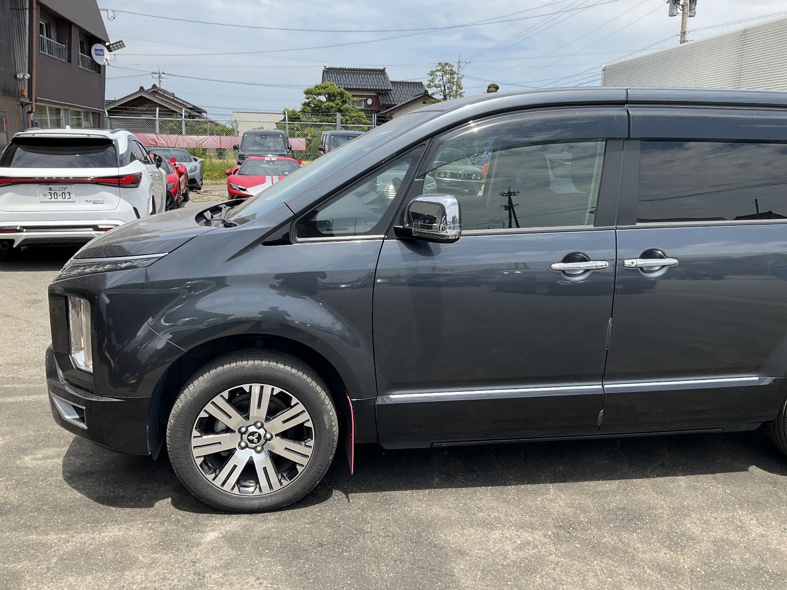 MITSUBISHI DELICA D:5